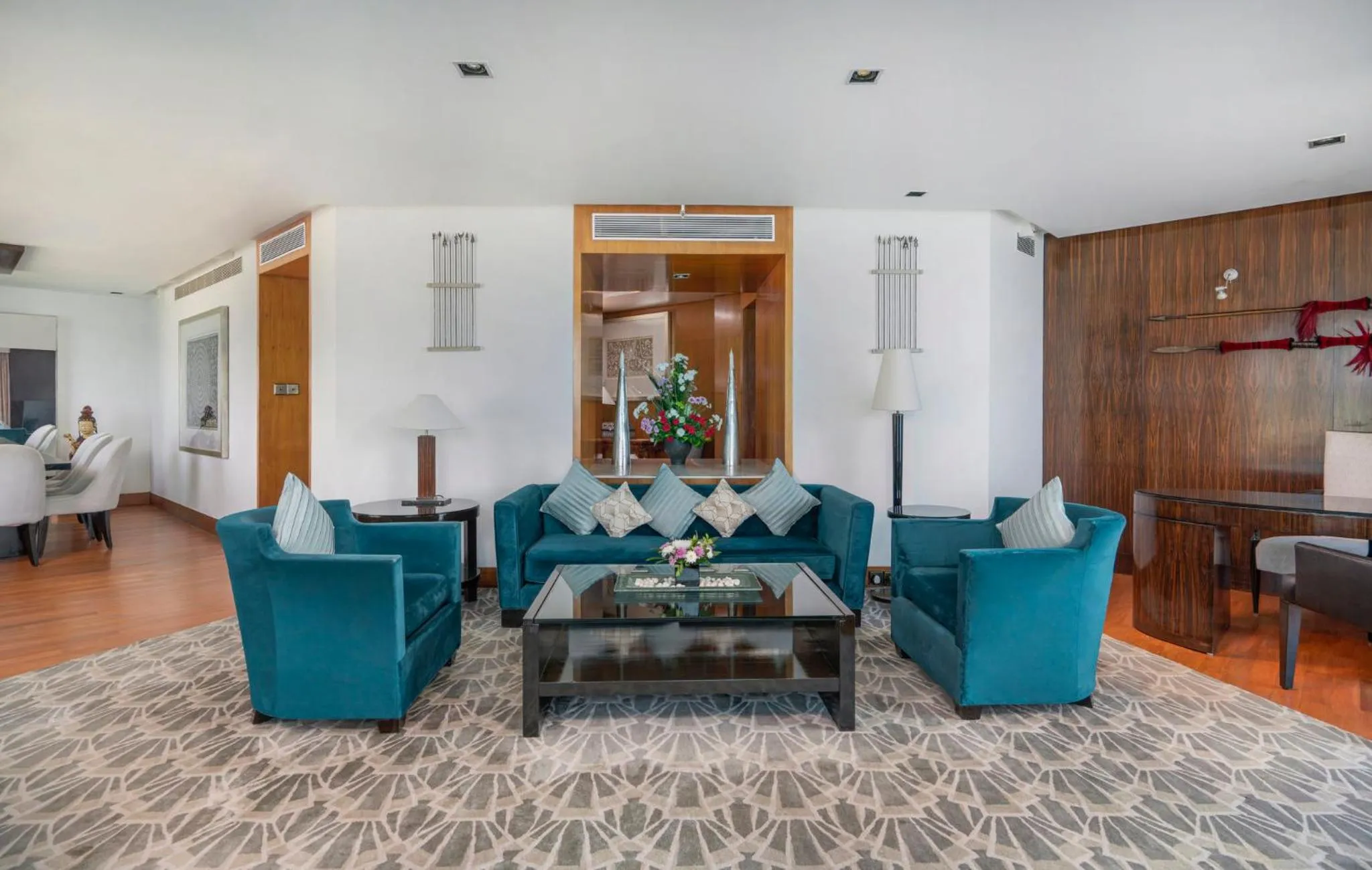 Photo of the whole room in InterContinental Marine Drive Mumbai by IHG