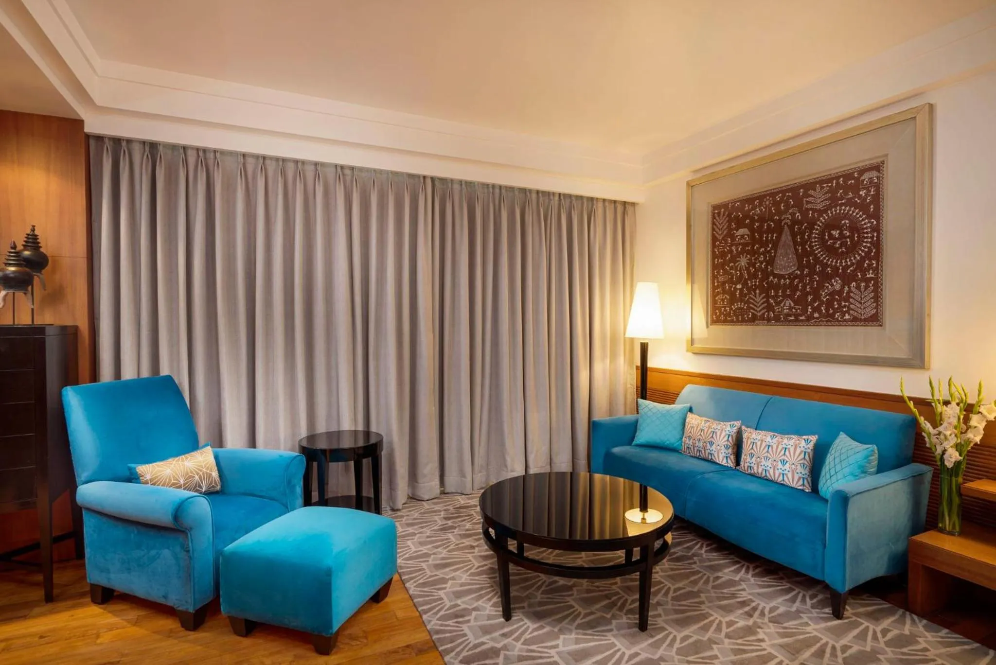 Photo of the whole room in InterContinental Marine Drive Mumbai by IHG