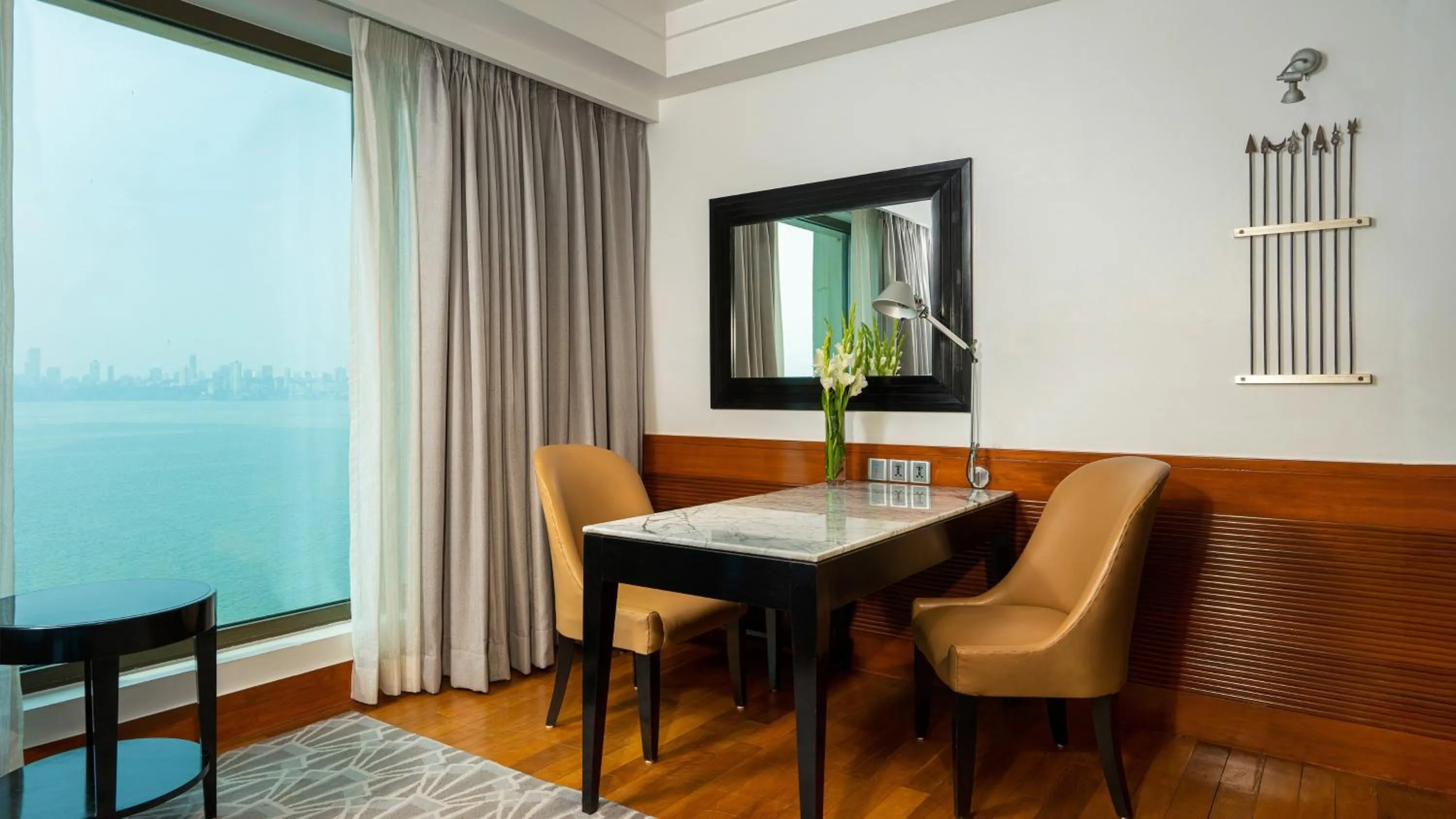 Photo of the whole room in InterContinental Marine Drive Mumbai by IHG