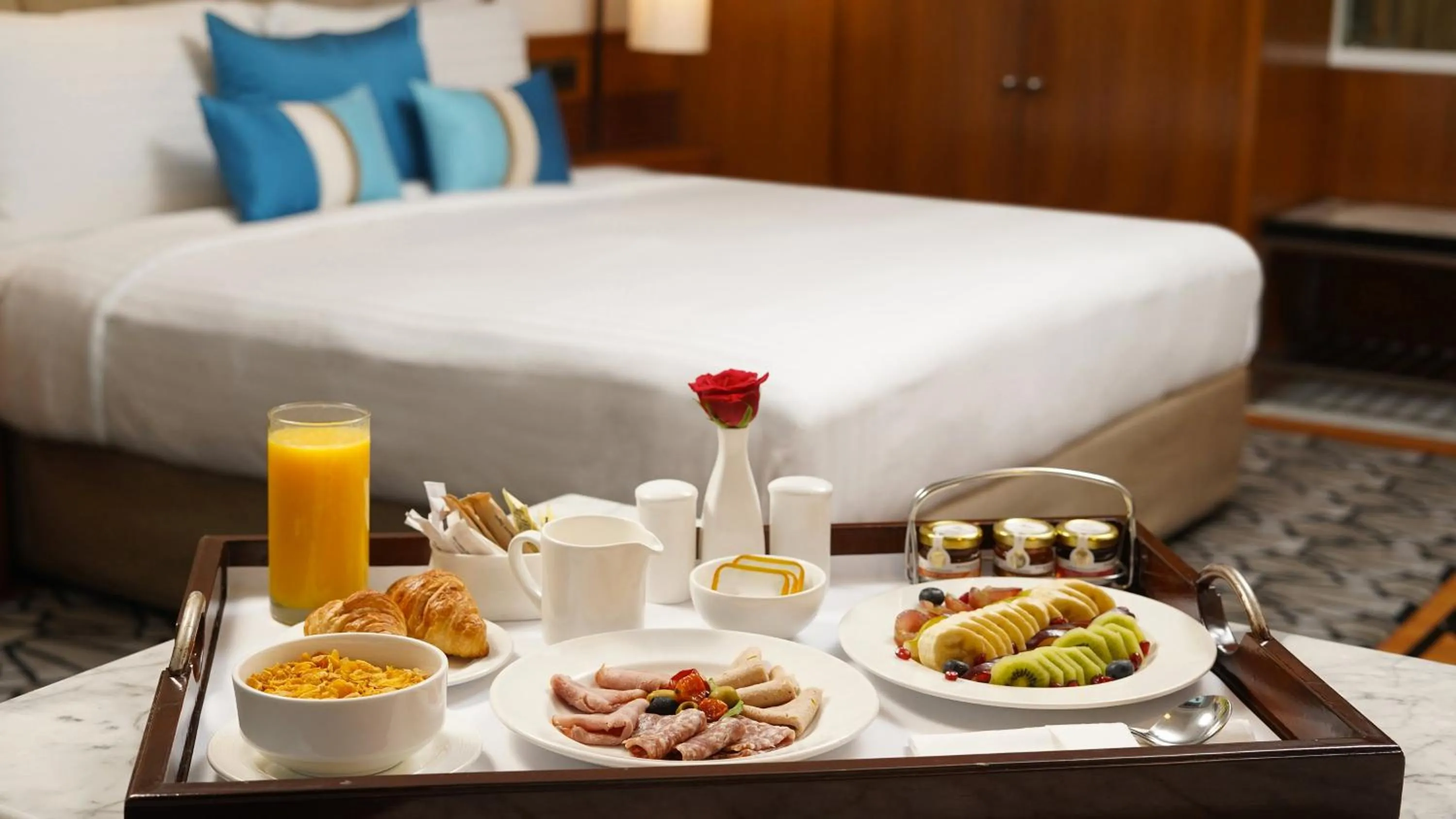 Photo of the whole room, Bed in InterContinental Marine Drive Mumbai by IHG