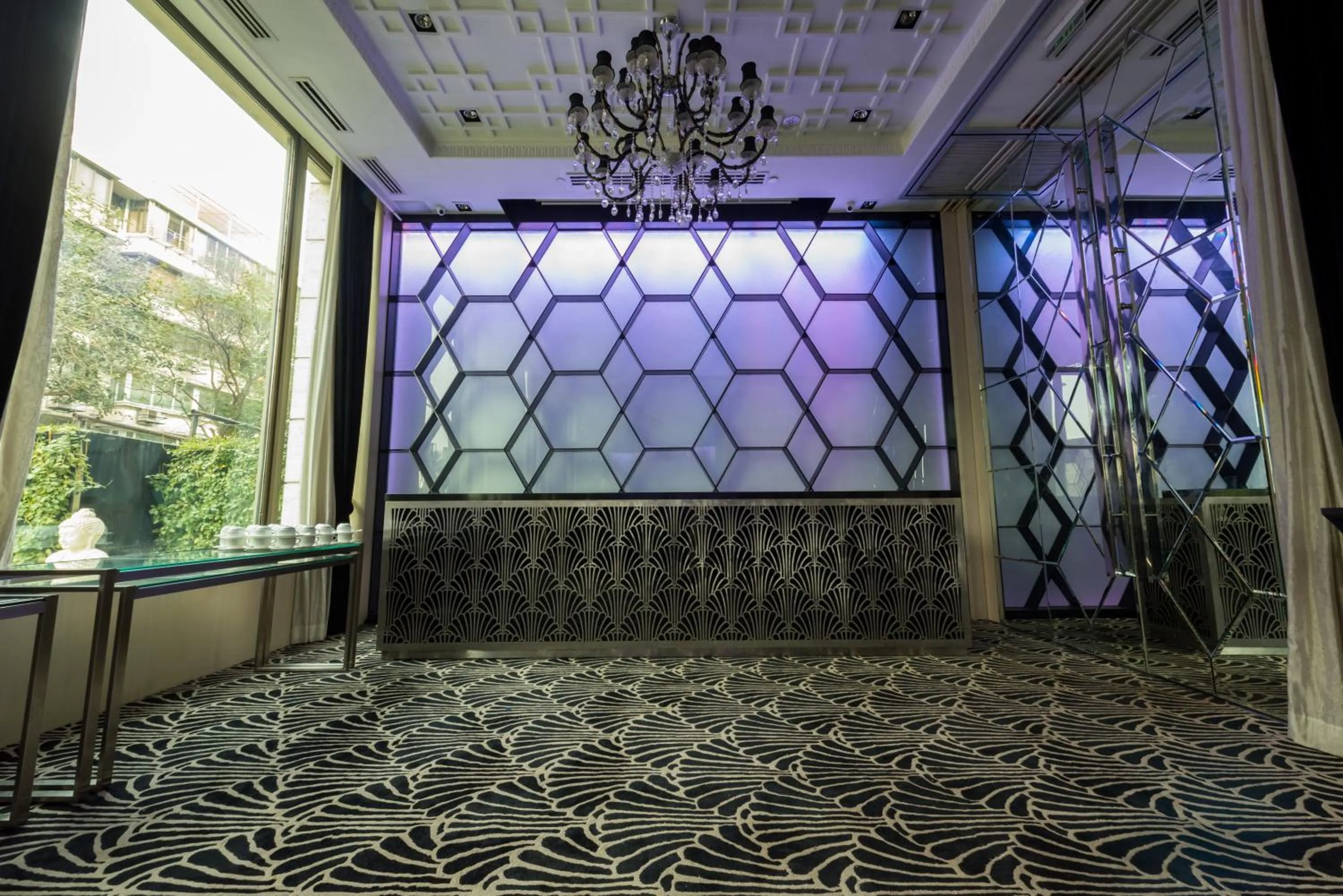 Restaurant/places to eat in InterContinental Marine Drive Mumbai by IHG