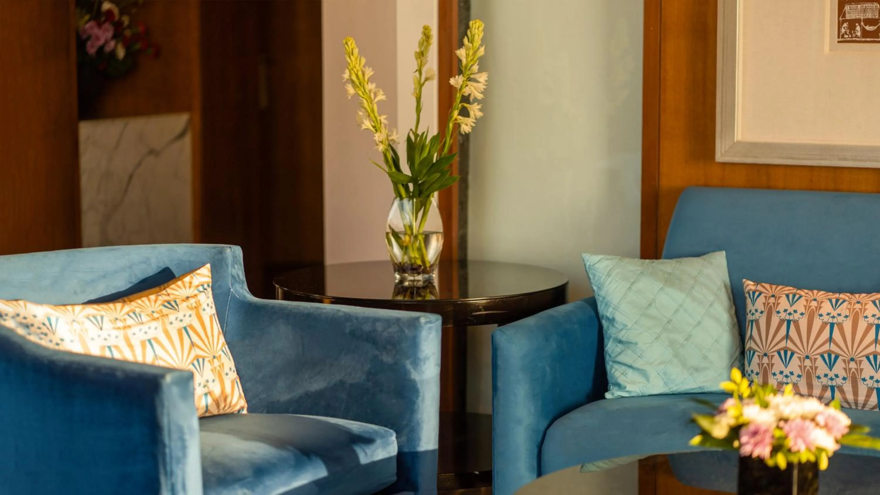 Photo of the whole room in InterContinental Marine Drive Mumbai by IHG