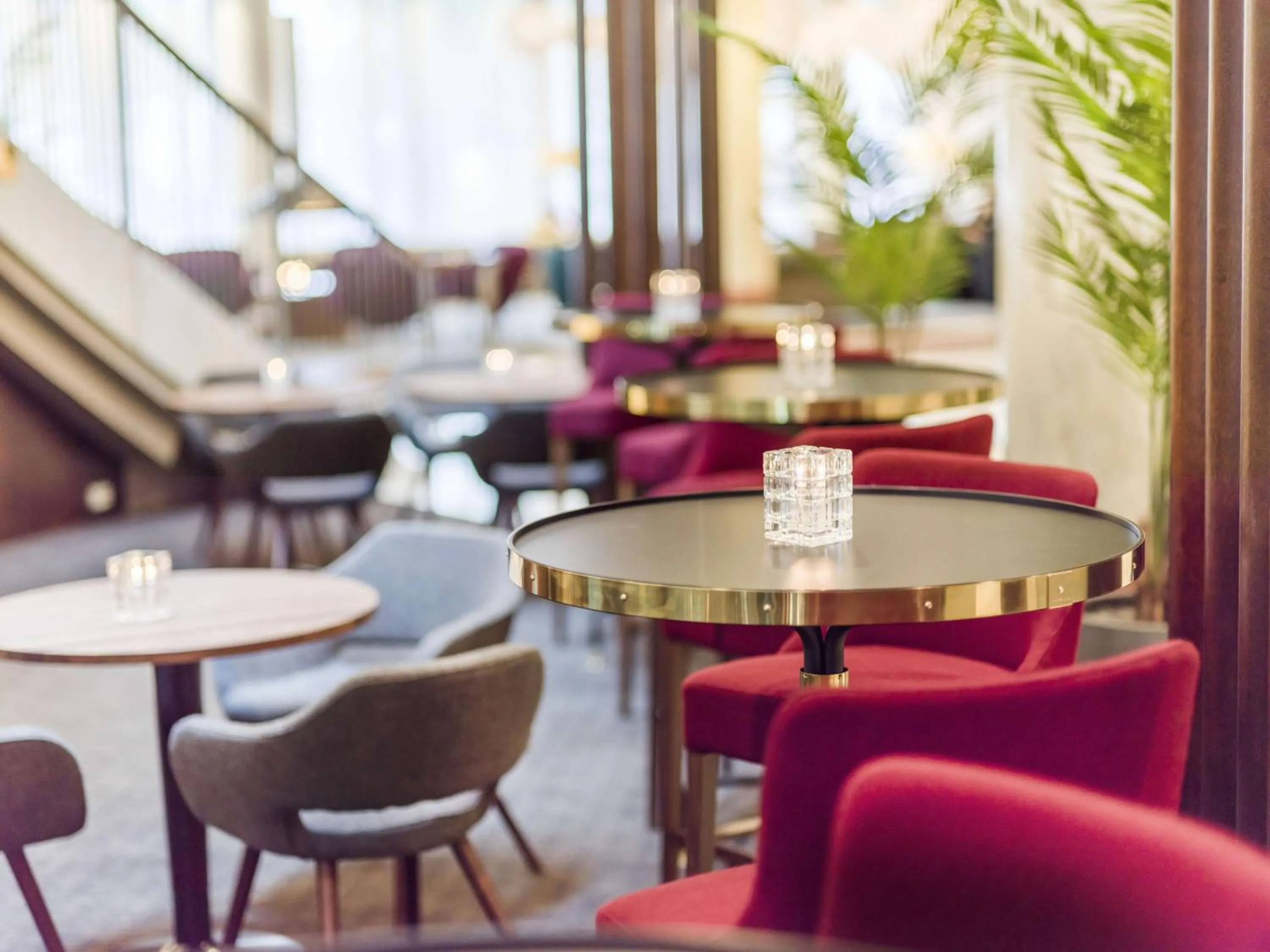 Lounge or bar in Radisson Blu Plaza Hotel, Oslo