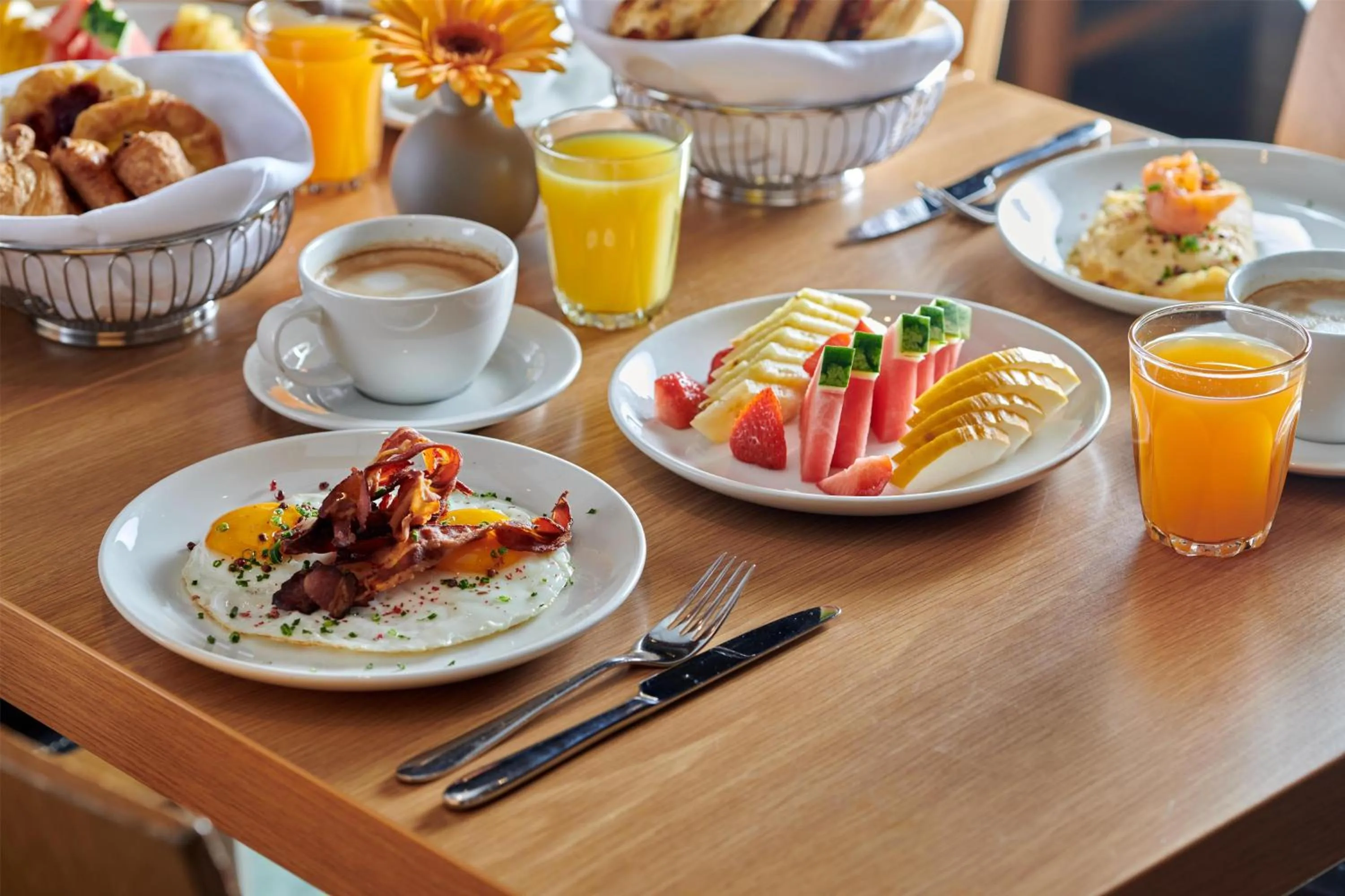 Restaurant/places to eat in Radisson Blu Plaza Hotel, Oslo