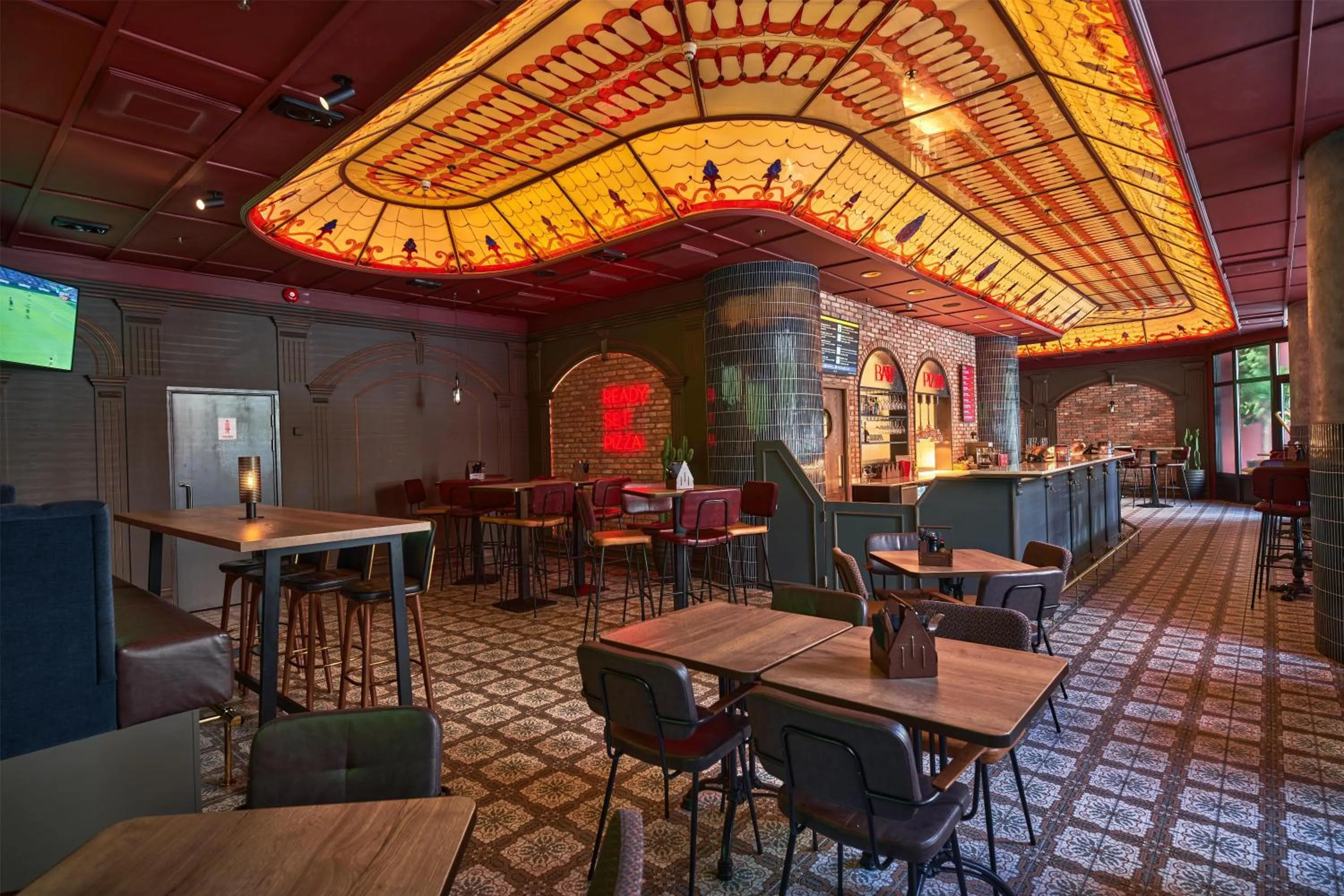 Restaurant/places to eat in Radisson Blu Plaza Hotel, Oslo