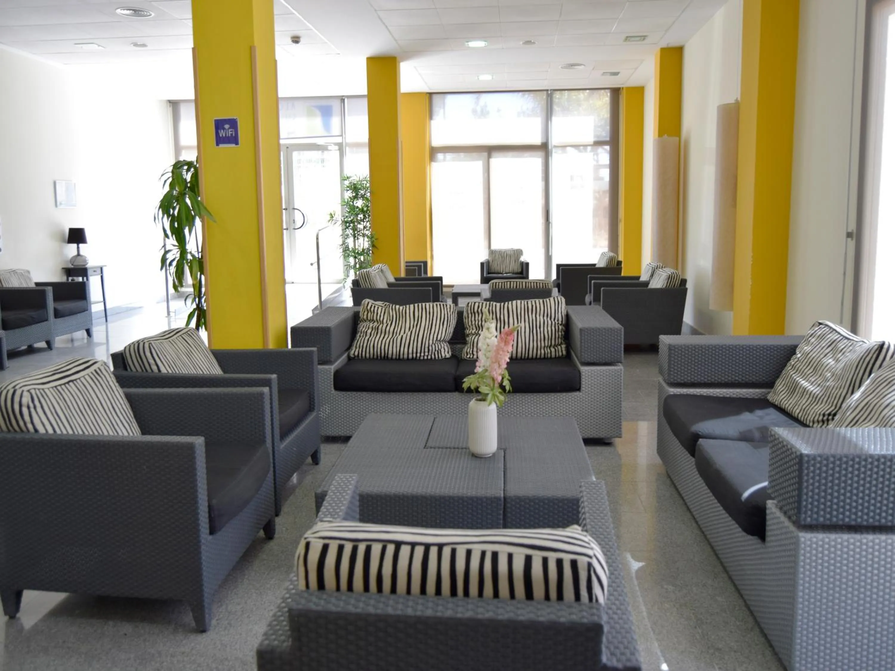 Lobby or reception in Alcocebre Suites Hotel