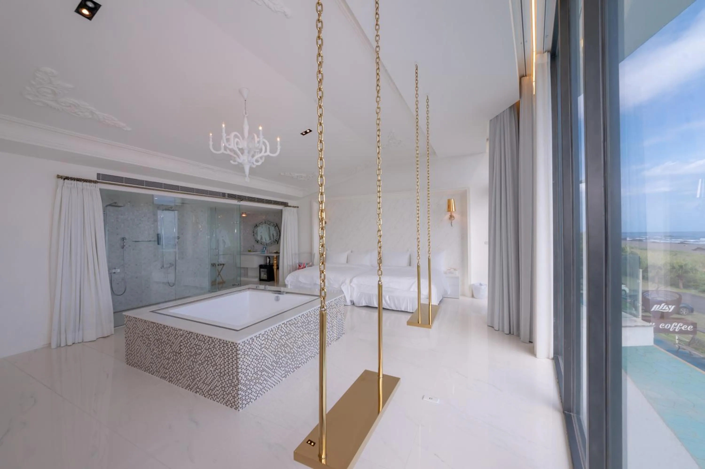 Photo of the whole room, Bed in Play Hotel