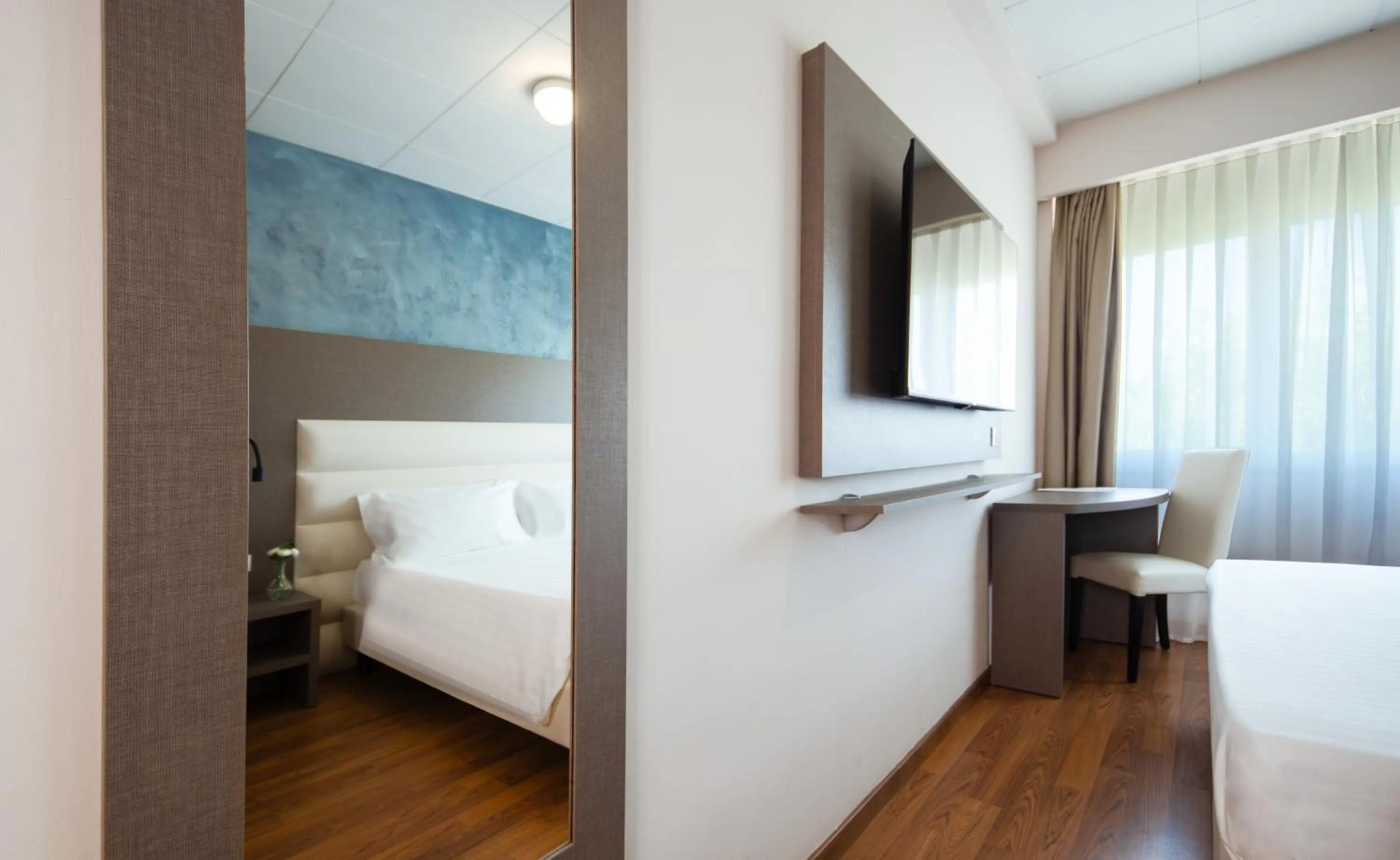 TV and multimedia, Bed in Hotel Palace del Conero