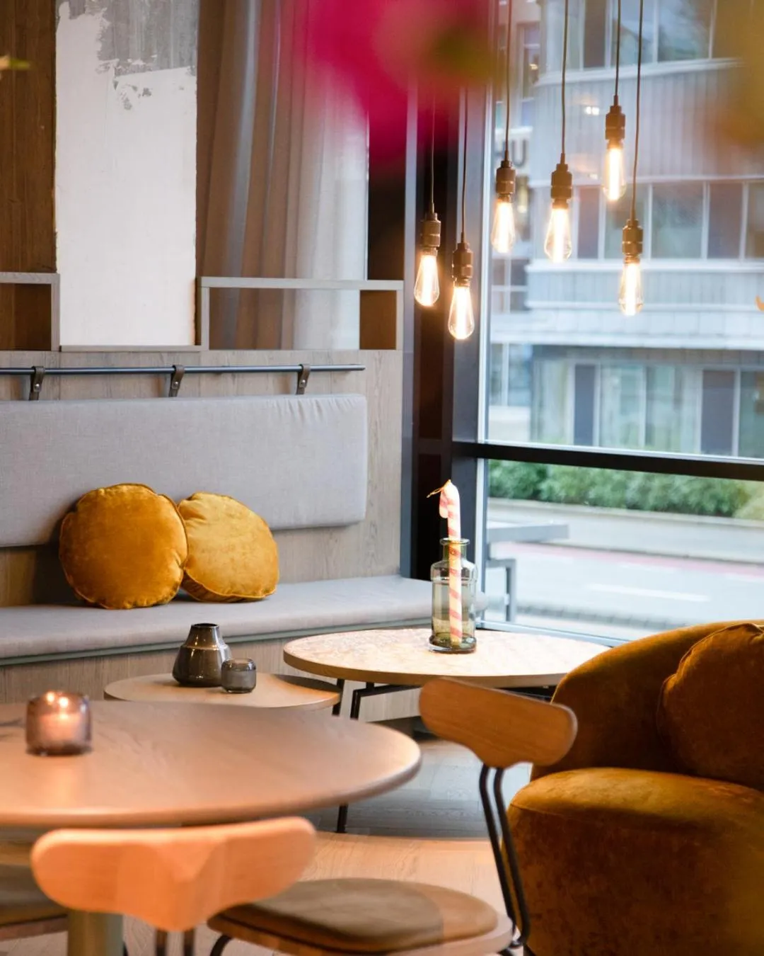 Restaurant/places to eat in Bjørvika Apartments - Sirkus Renaa