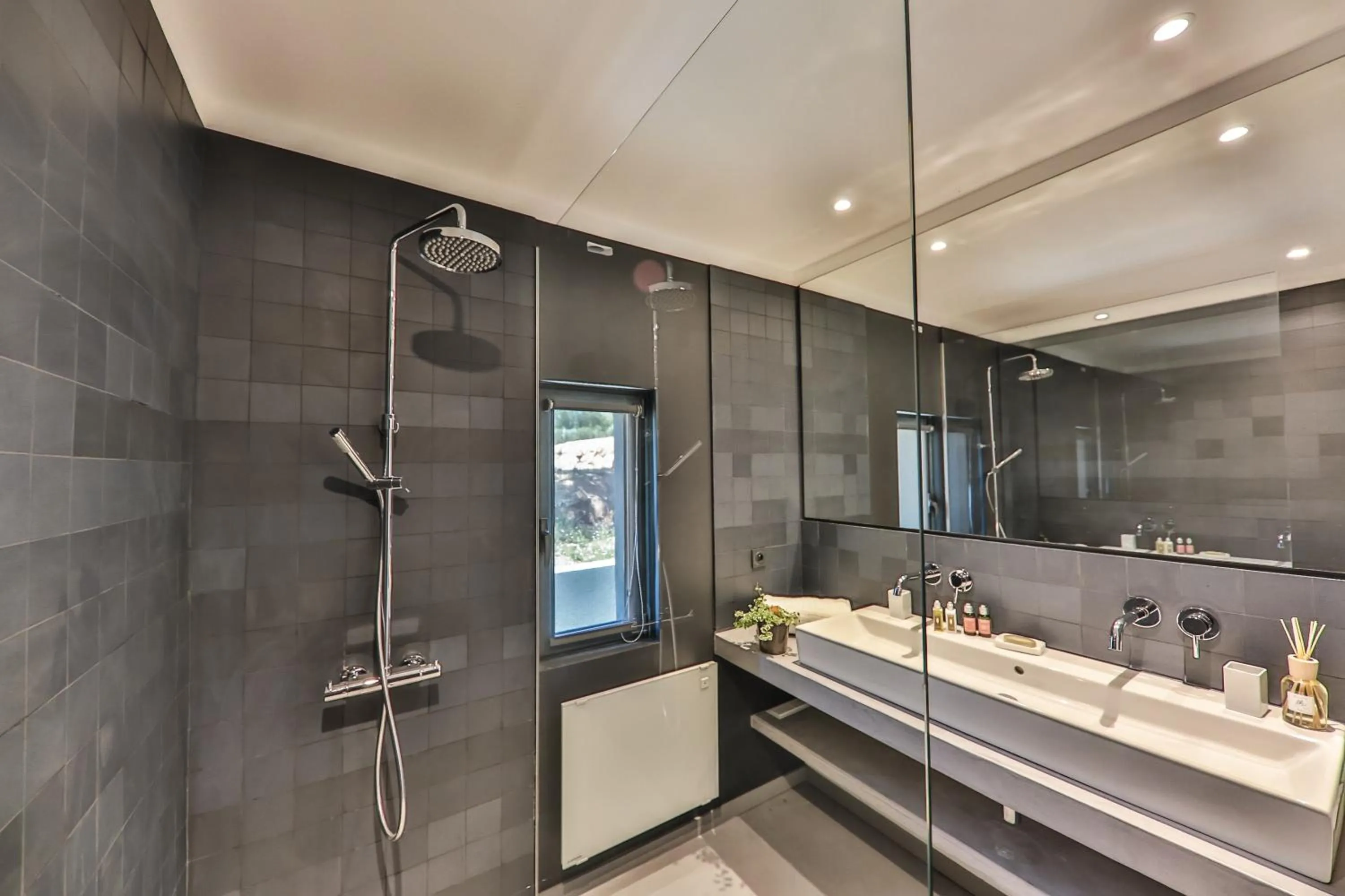 Shower in Domaine Monte Verdi