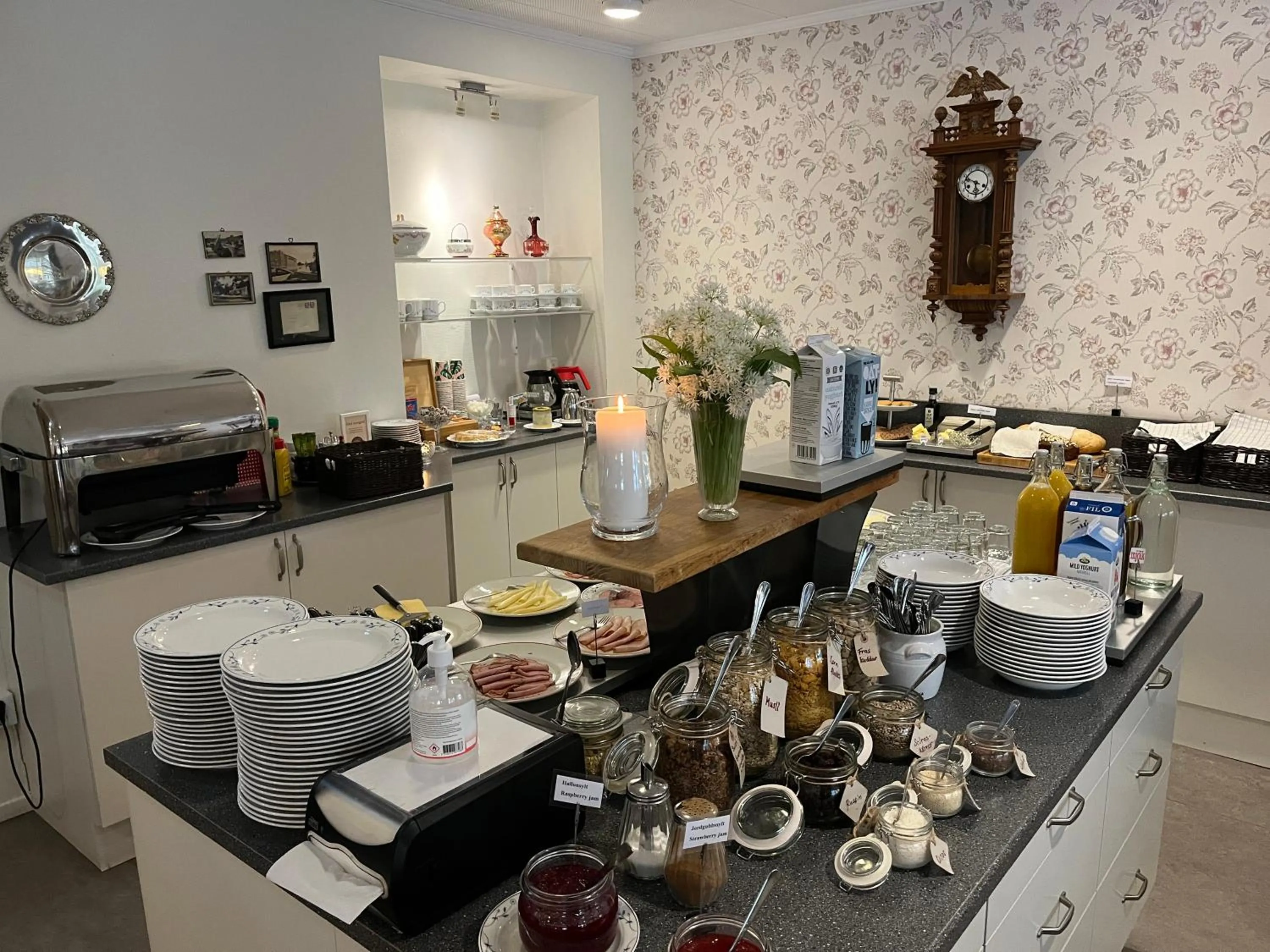 Buffet breakfast in Hotell Bele