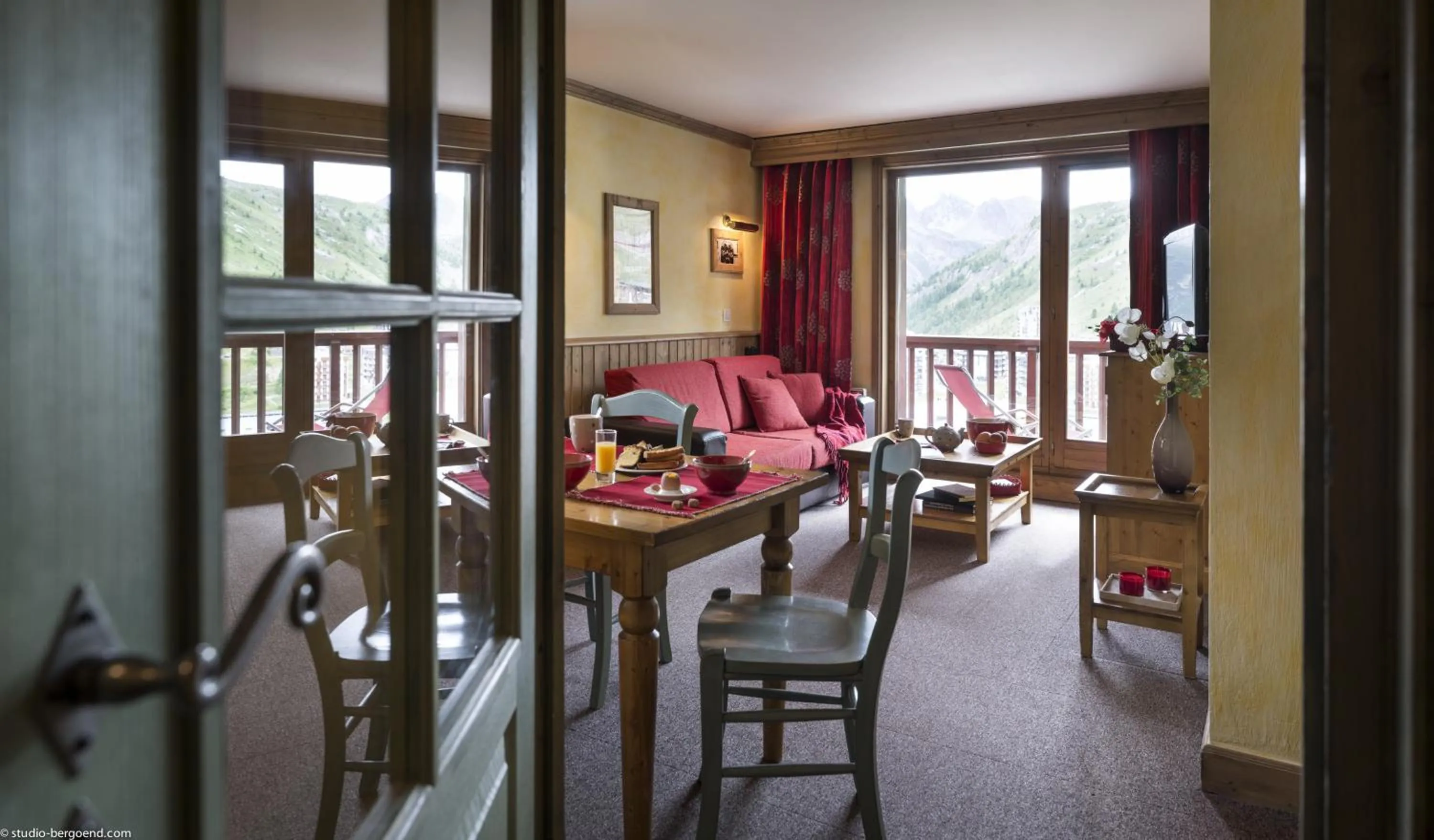 Living room in Résidences Village Montana by Les Etincelles
