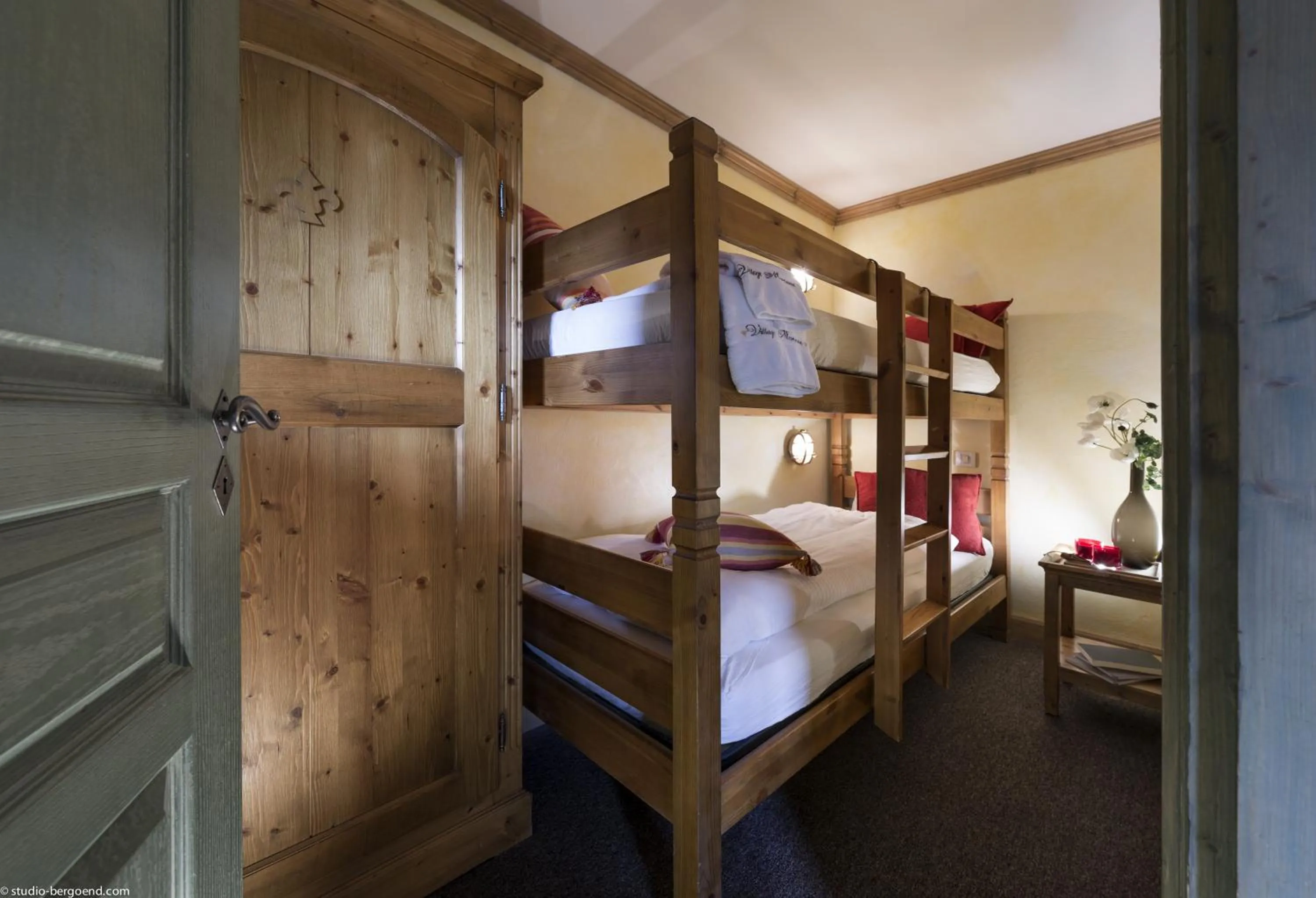 bunk bed, Bed in Résidences Village Montana by Les Etincelles