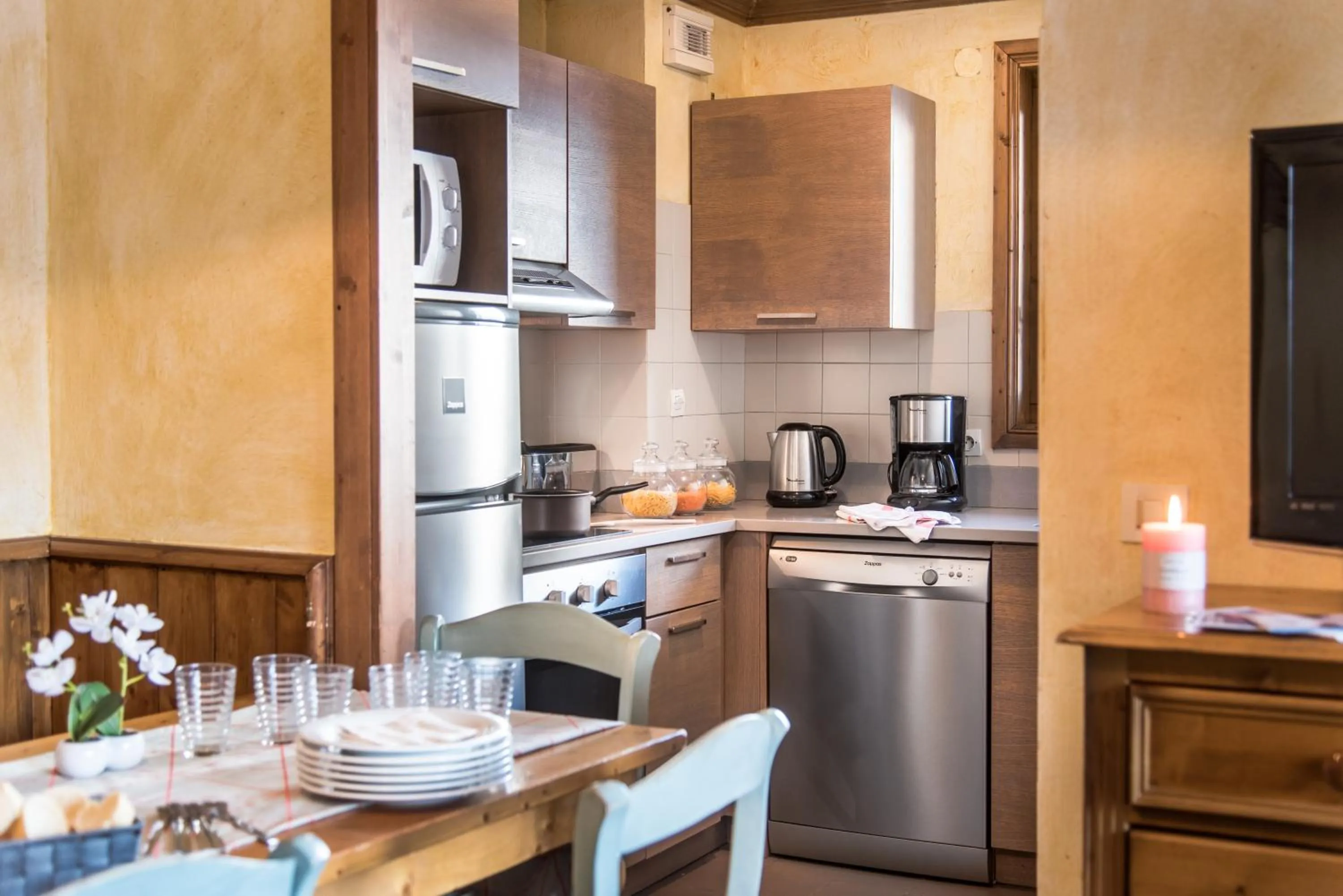 Kitchen or kitchenette in Résidences Village Montana by Les Etincelles