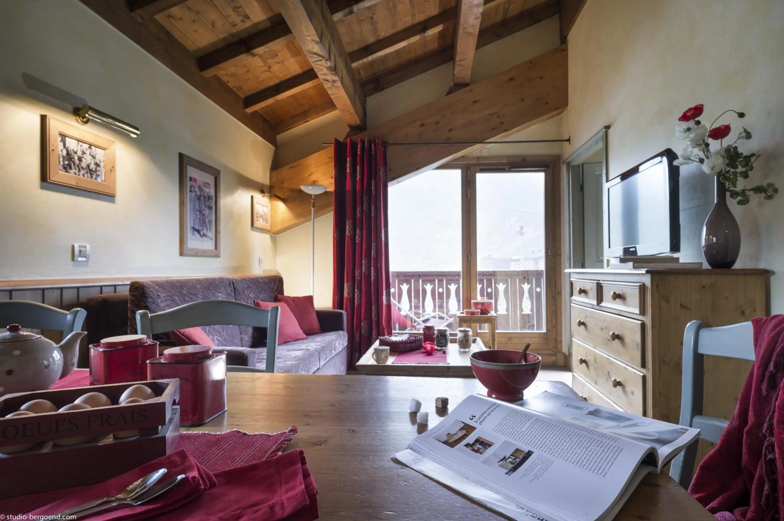 Living room in Résidences Village Montana by Les Etincelles