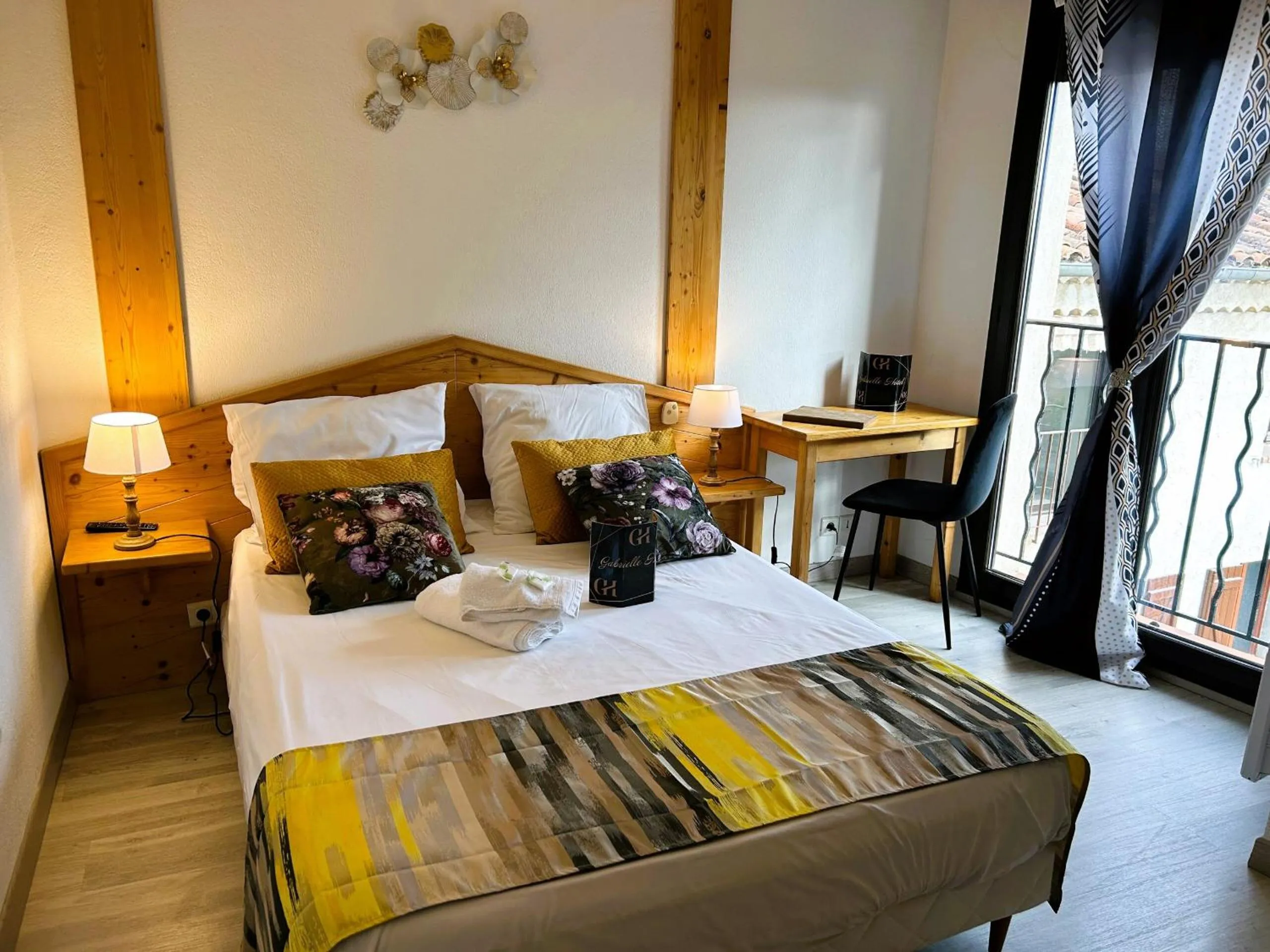 Bedroom, Bed in Gabrielle hôtel