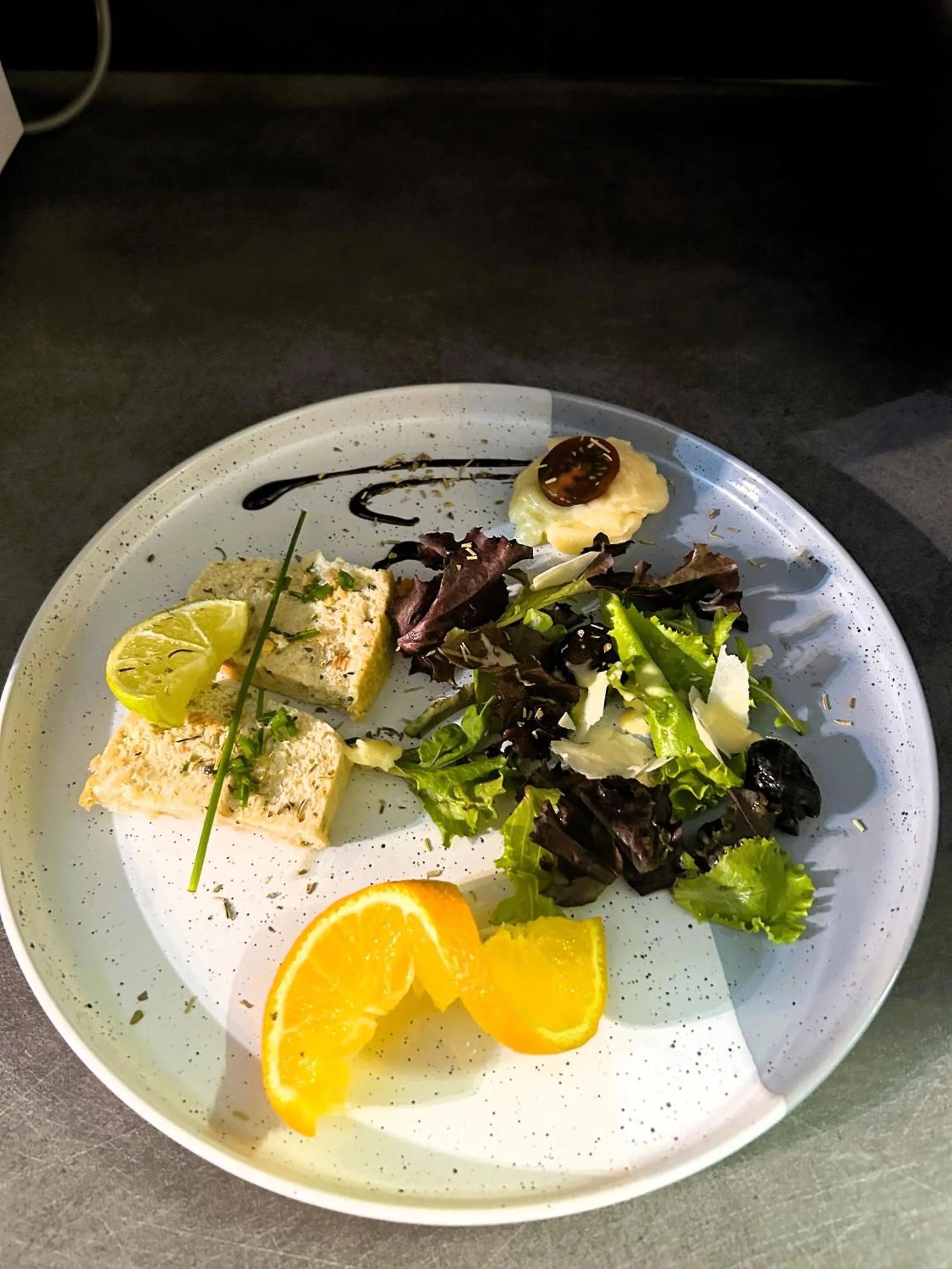 Kitchen or kitchenette in Gabrielle hôtel