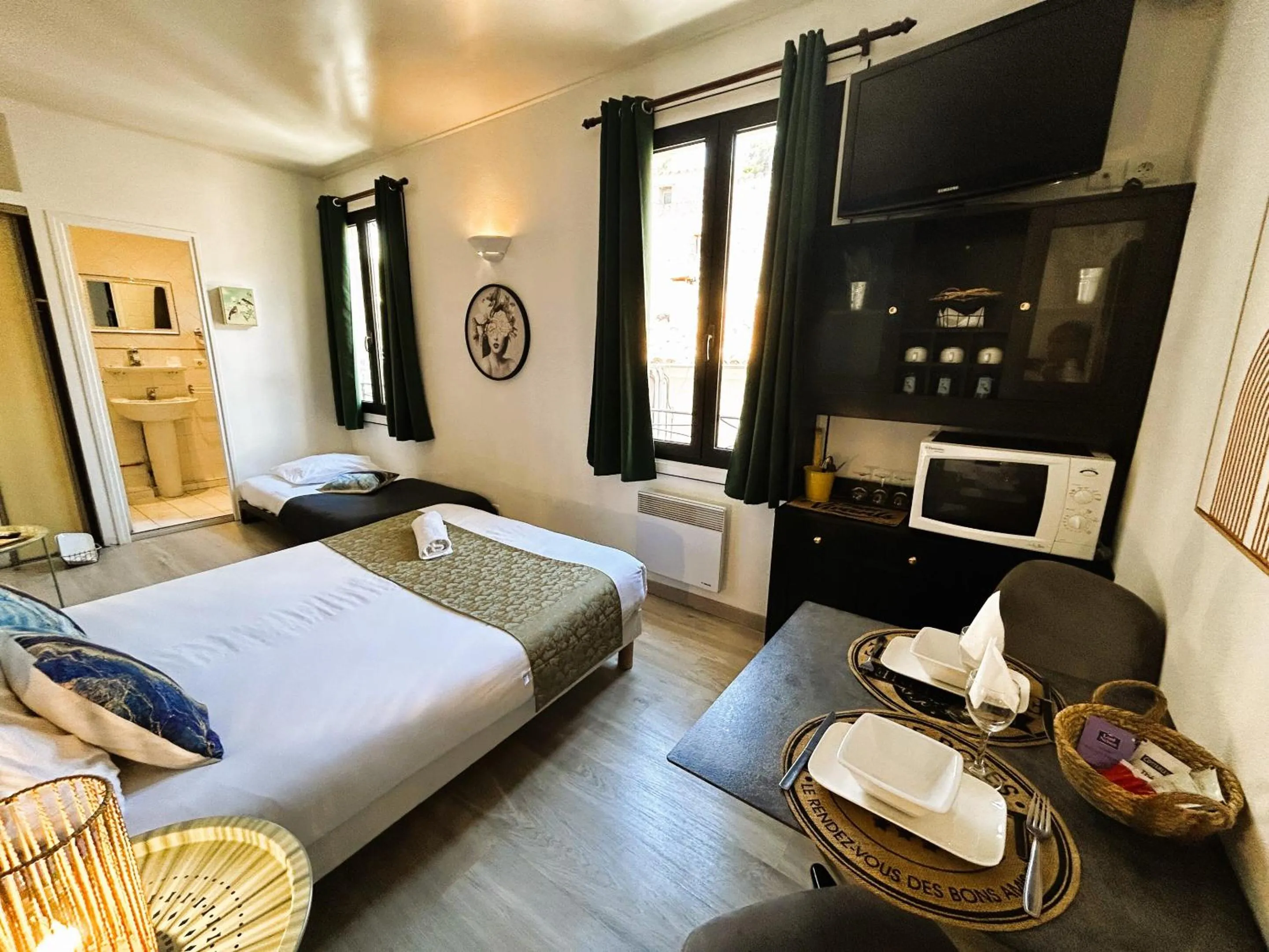 Bedroom, Bed in Gabrielle hôtel