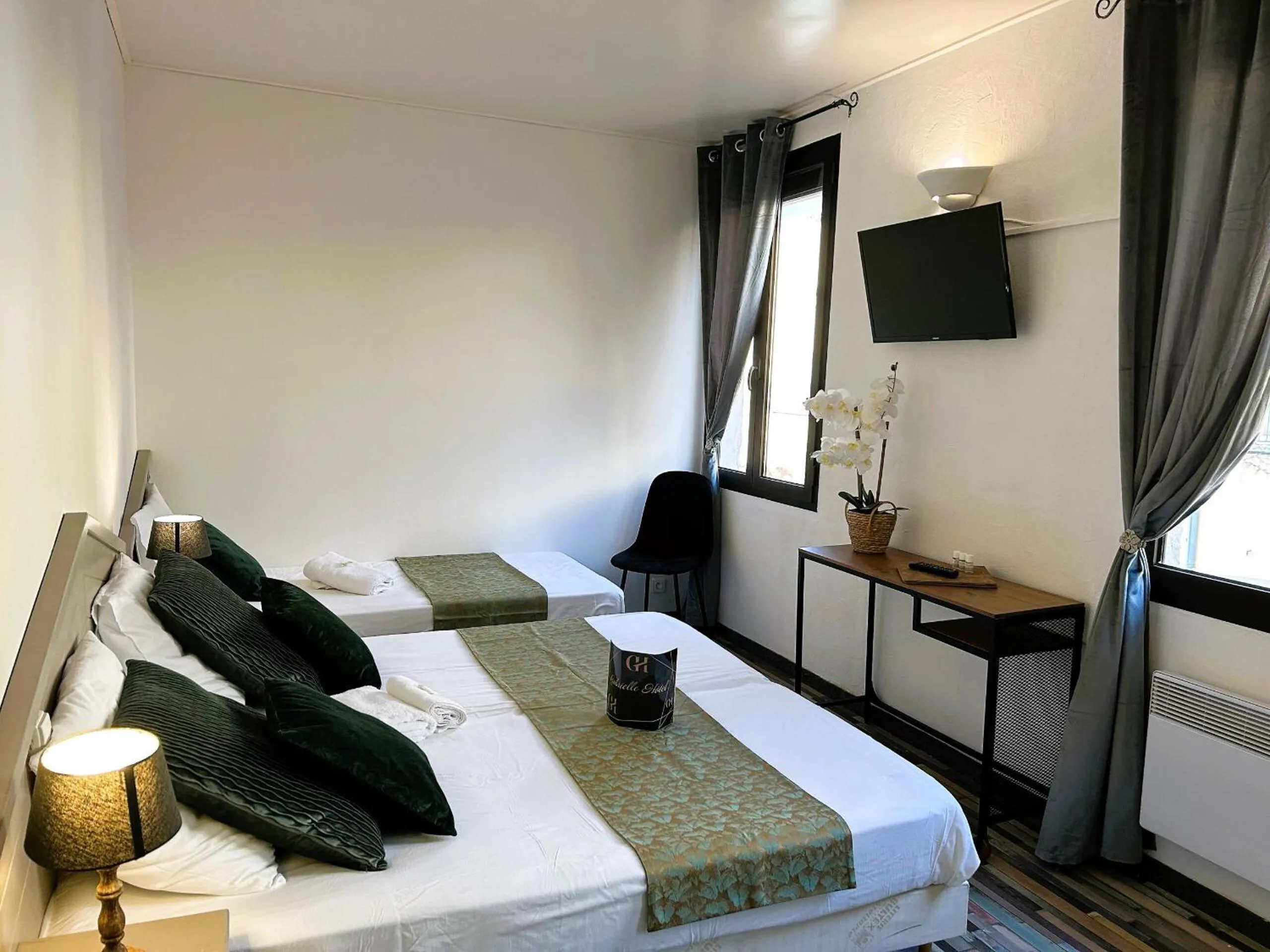 Bedroom, Bed in Gabrielle hôtel