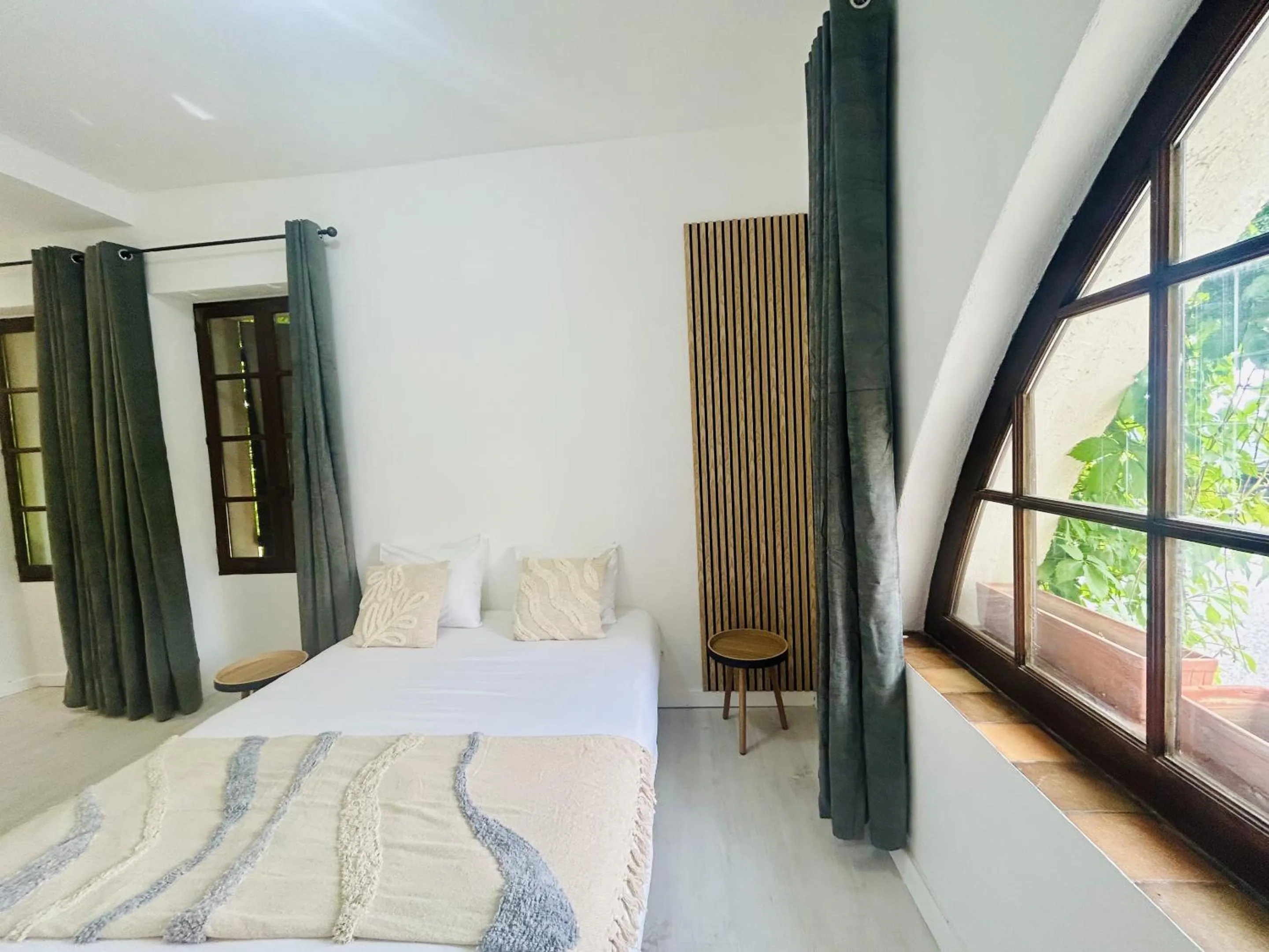 Bedroom, Bed in Gabrielle hôtel