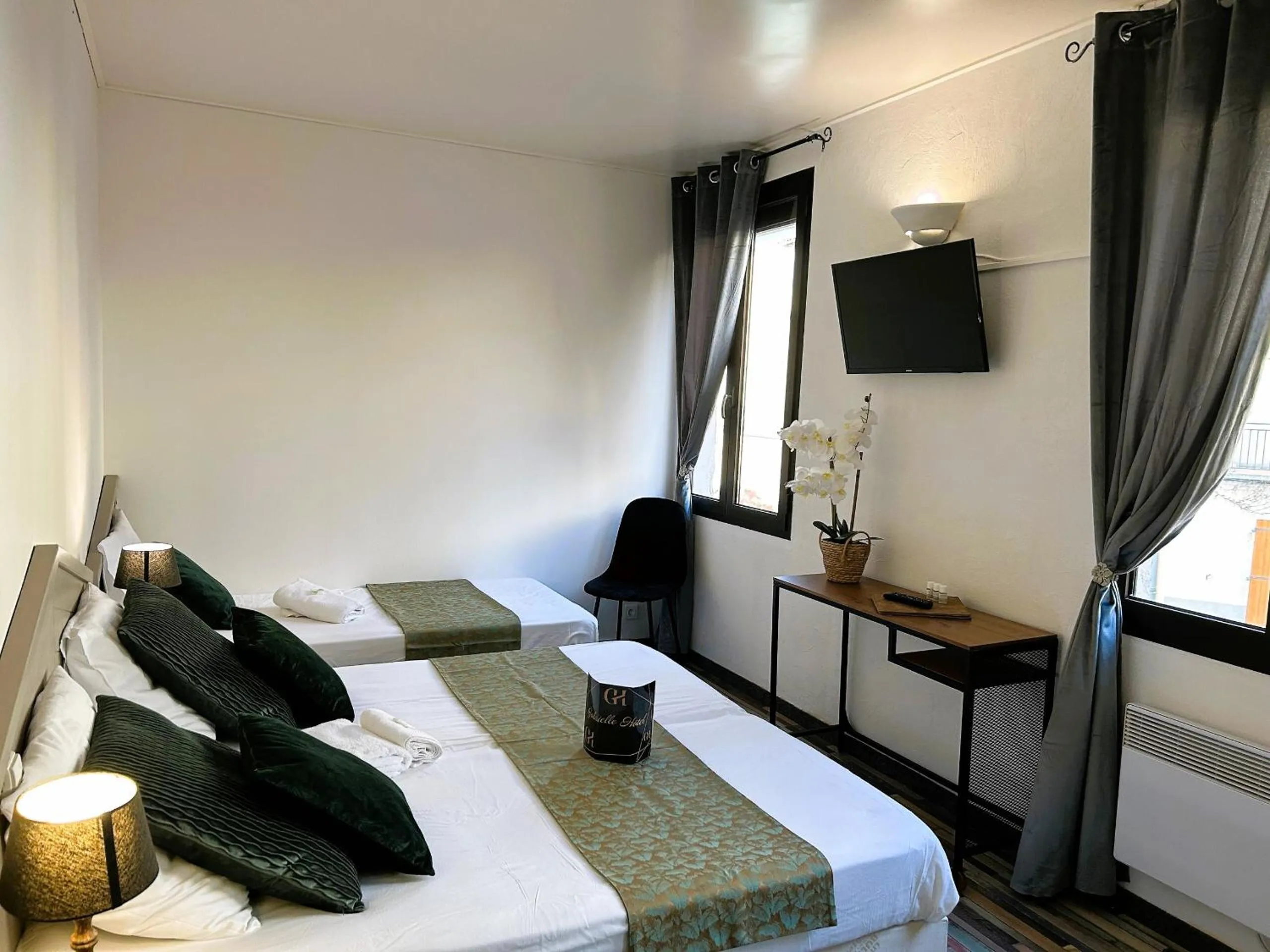 Bedroom, Bed in Gabrielle hôtel