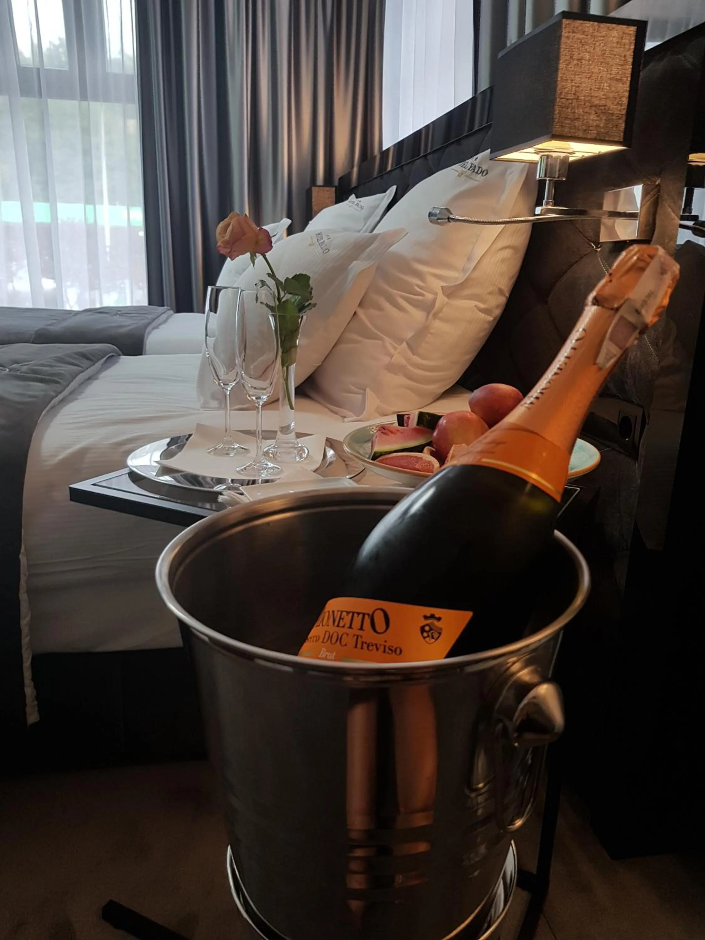 Photo of the whole room, Bed in Hotel Fado