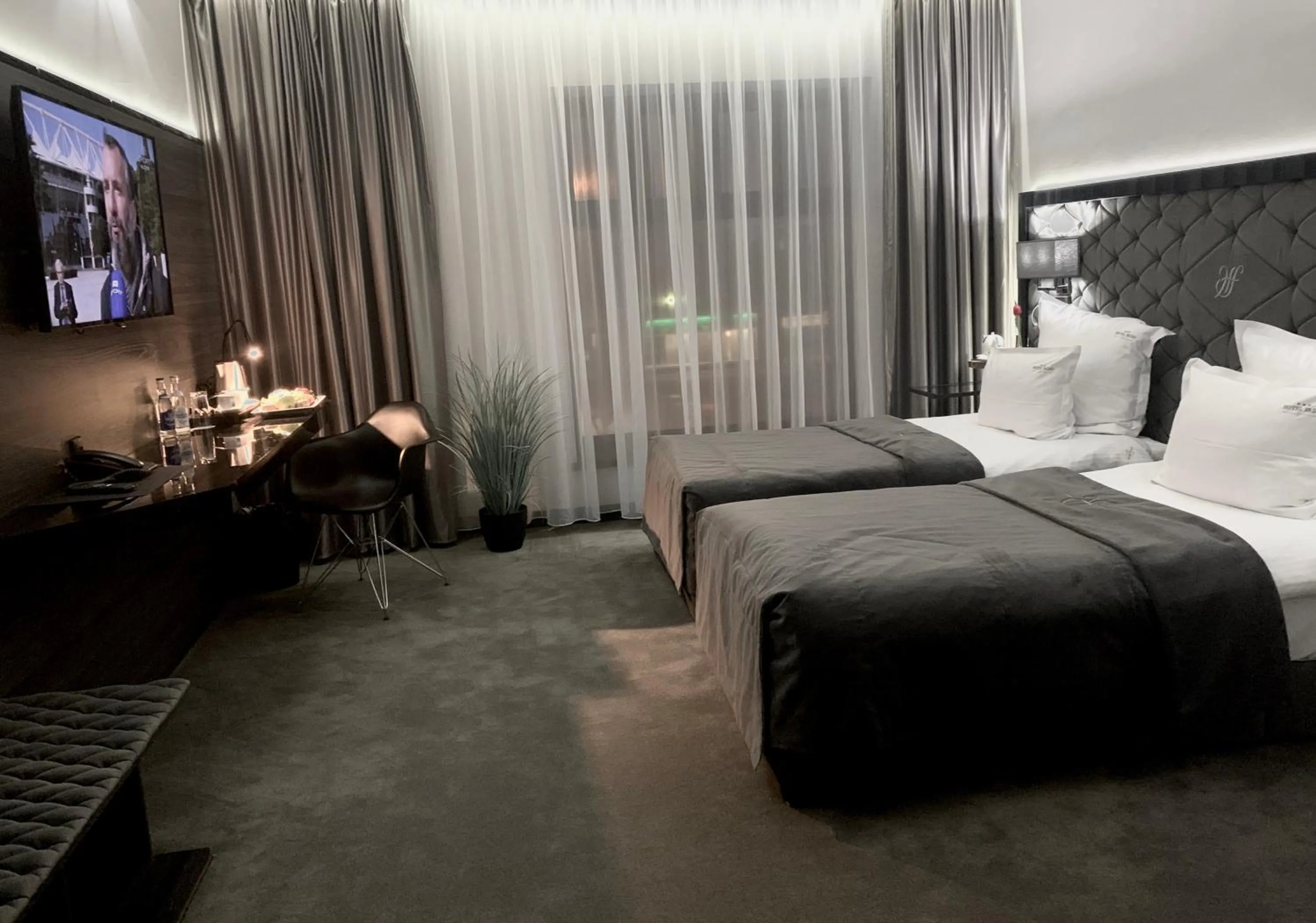 Living room, Bed in Hotel Fado