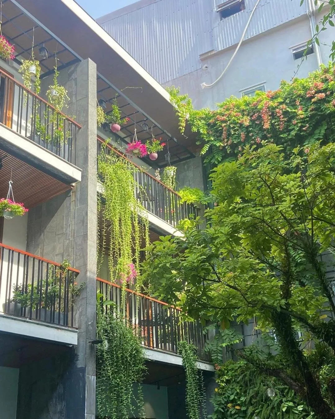 Tam House Villa Hotel