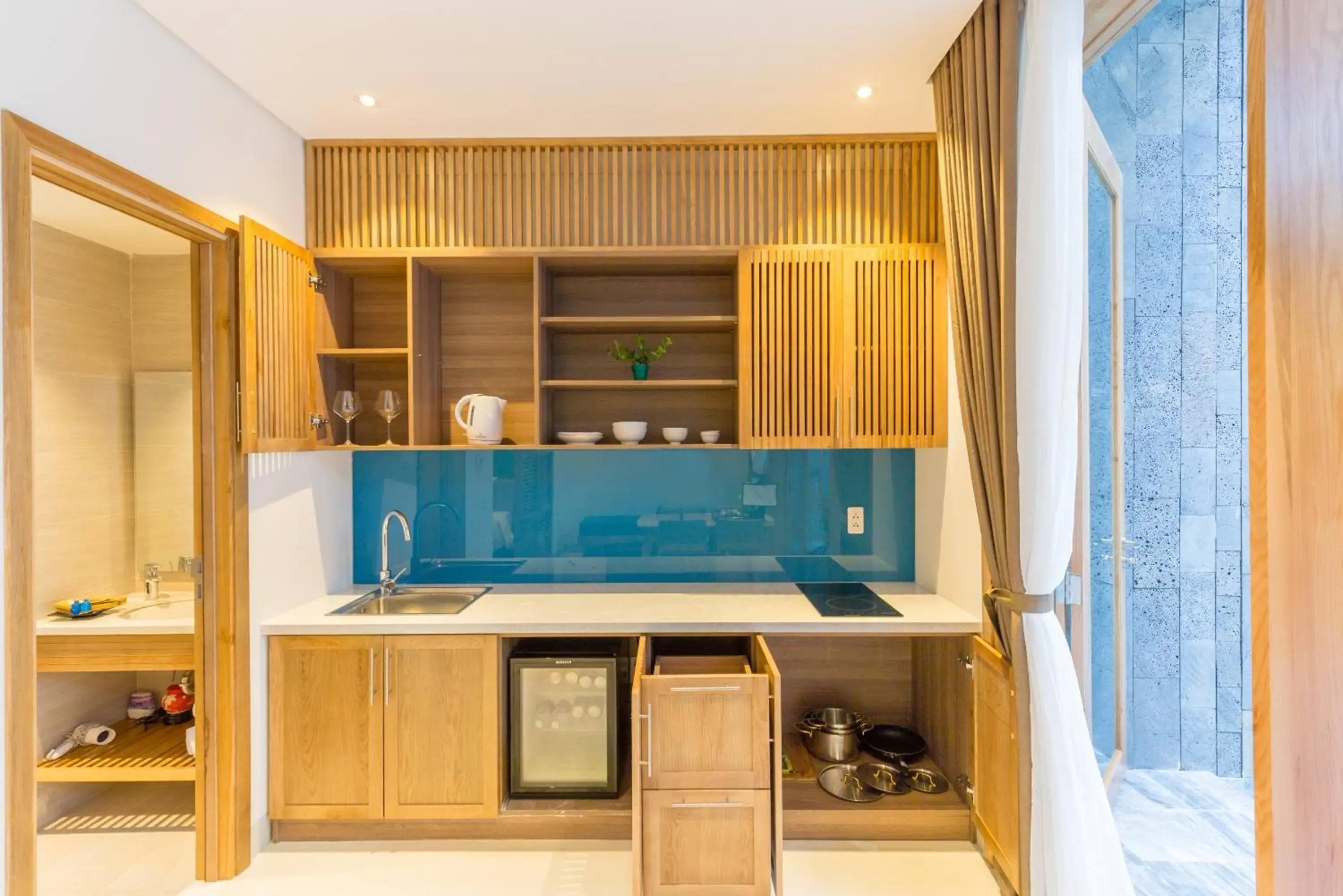 Deluxe Room (2 Adults + 1 Child) - single occupancy in Tam House Villa Hotel Deluxe Room (2 Adults + 1 Child) - single occupancy in Tam House Villa Hotel