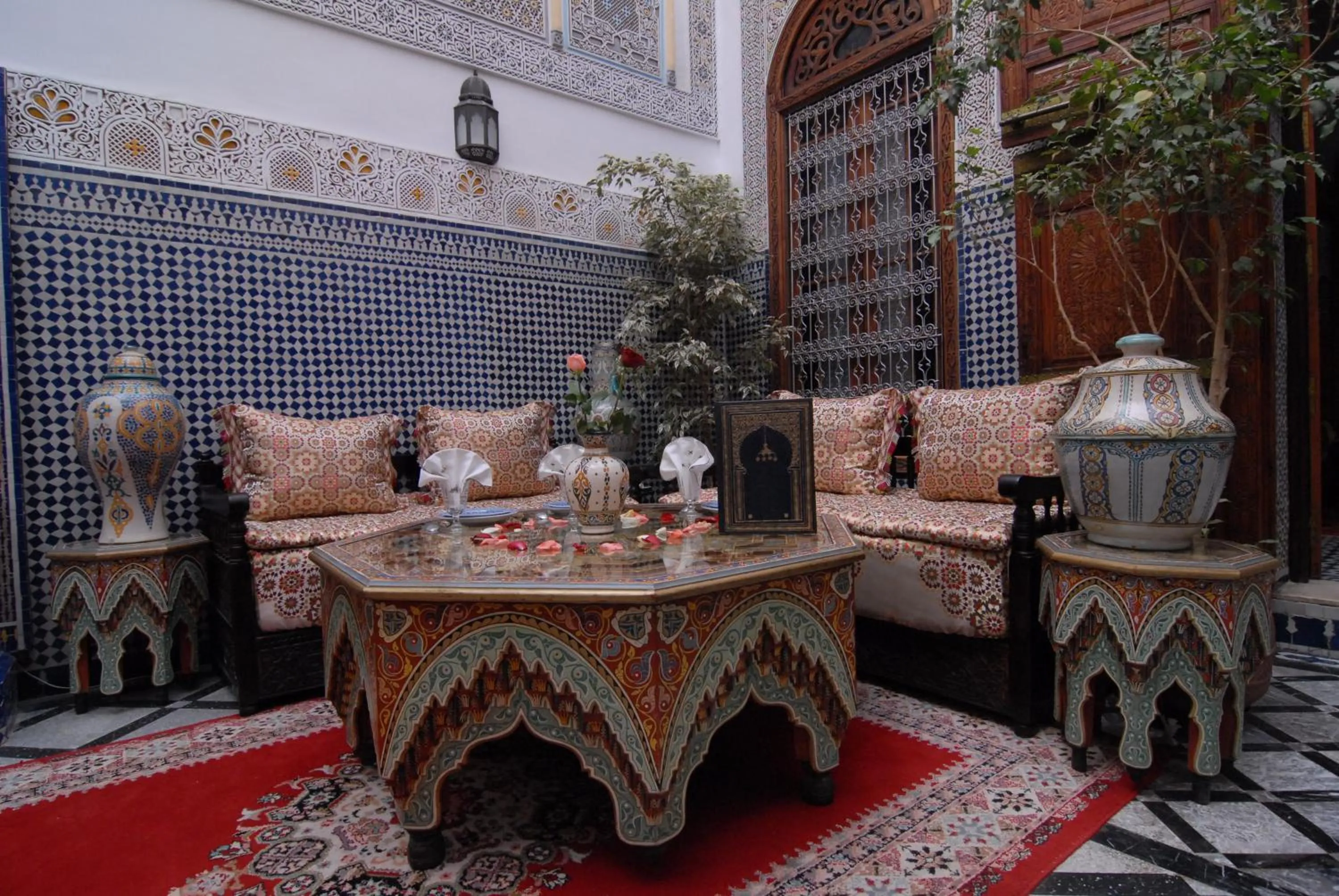 Restaurant/places to eat in Riad Ghita