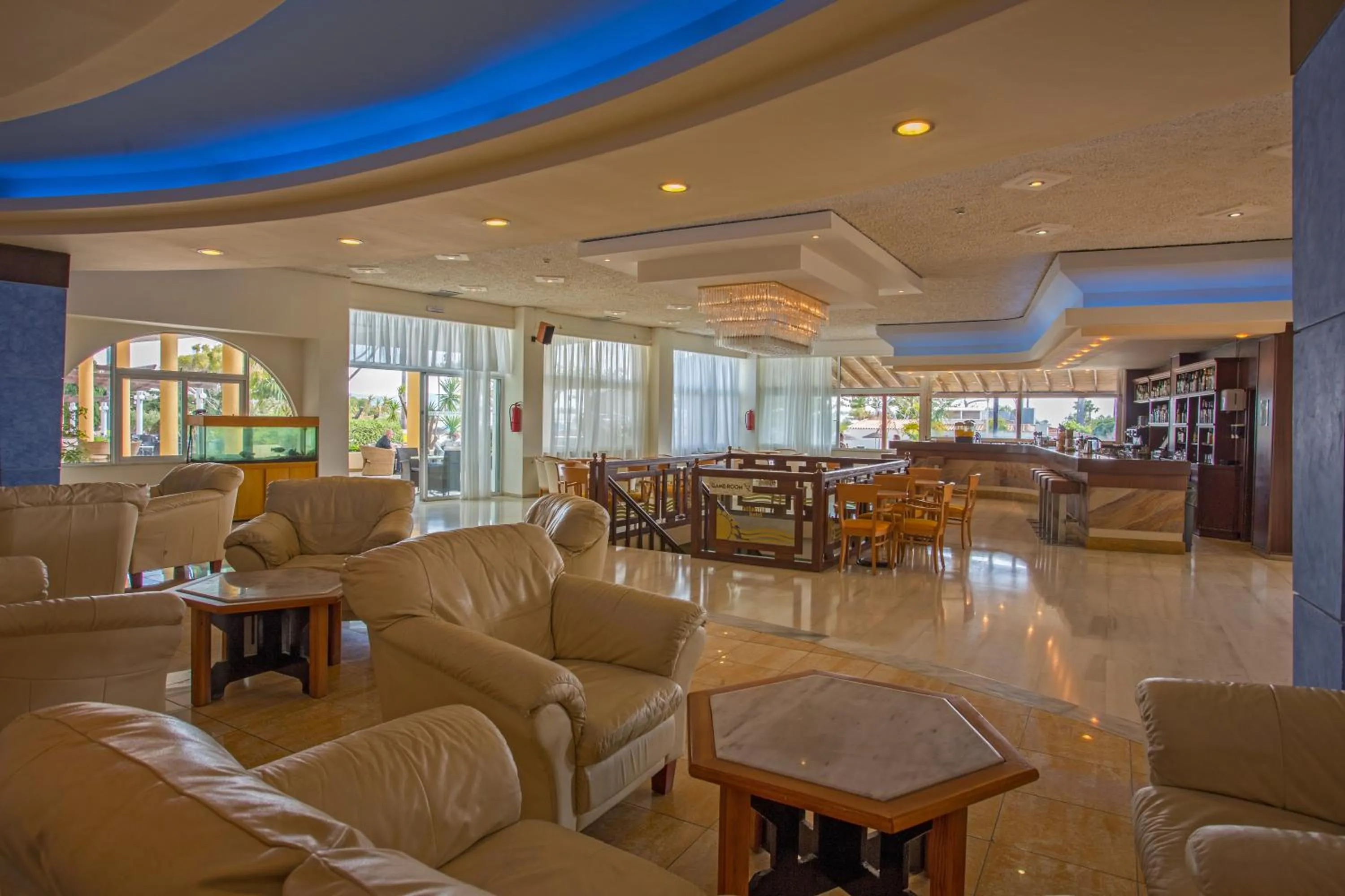 Lounge or bar in Atlantis Hotel