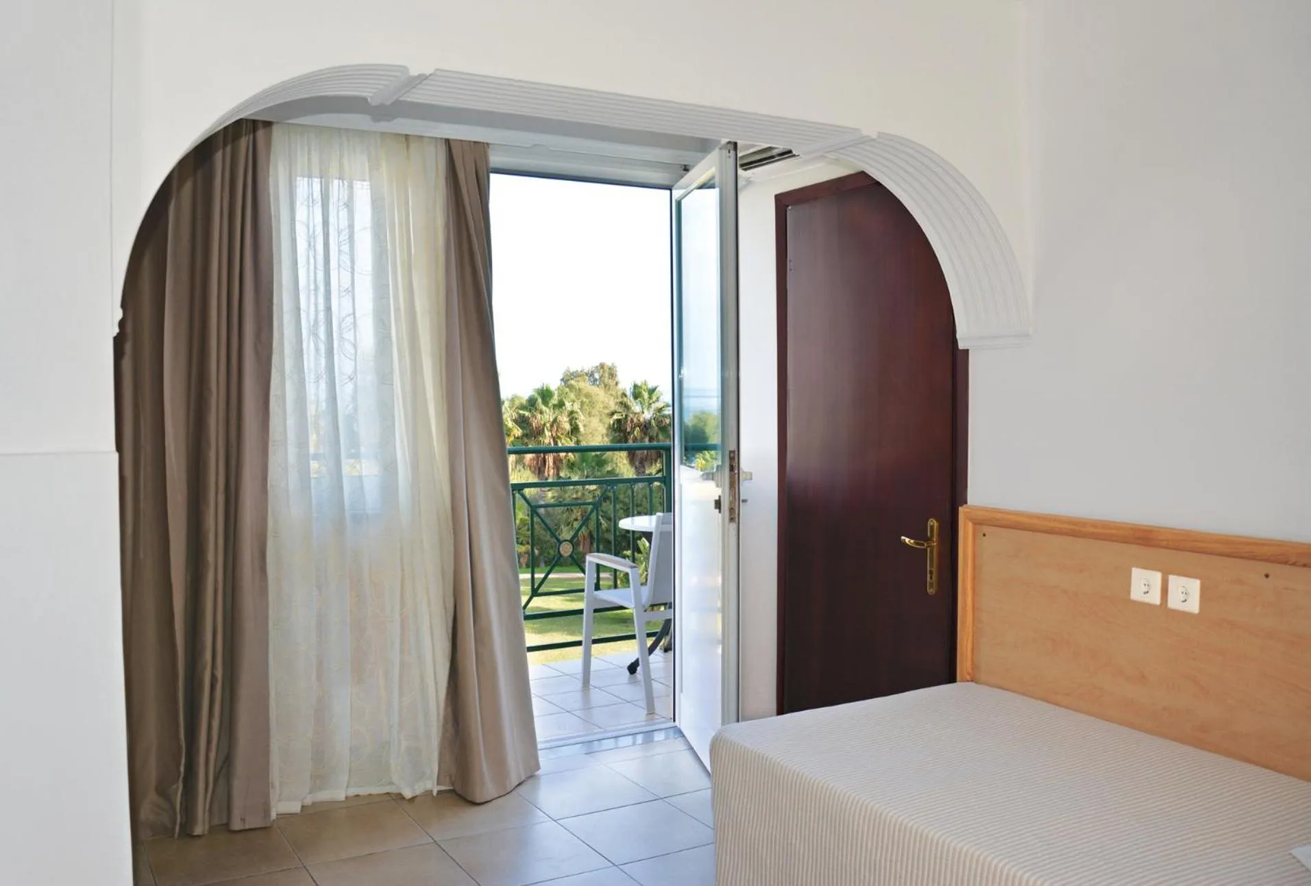 Bed in Atlantis Hotel