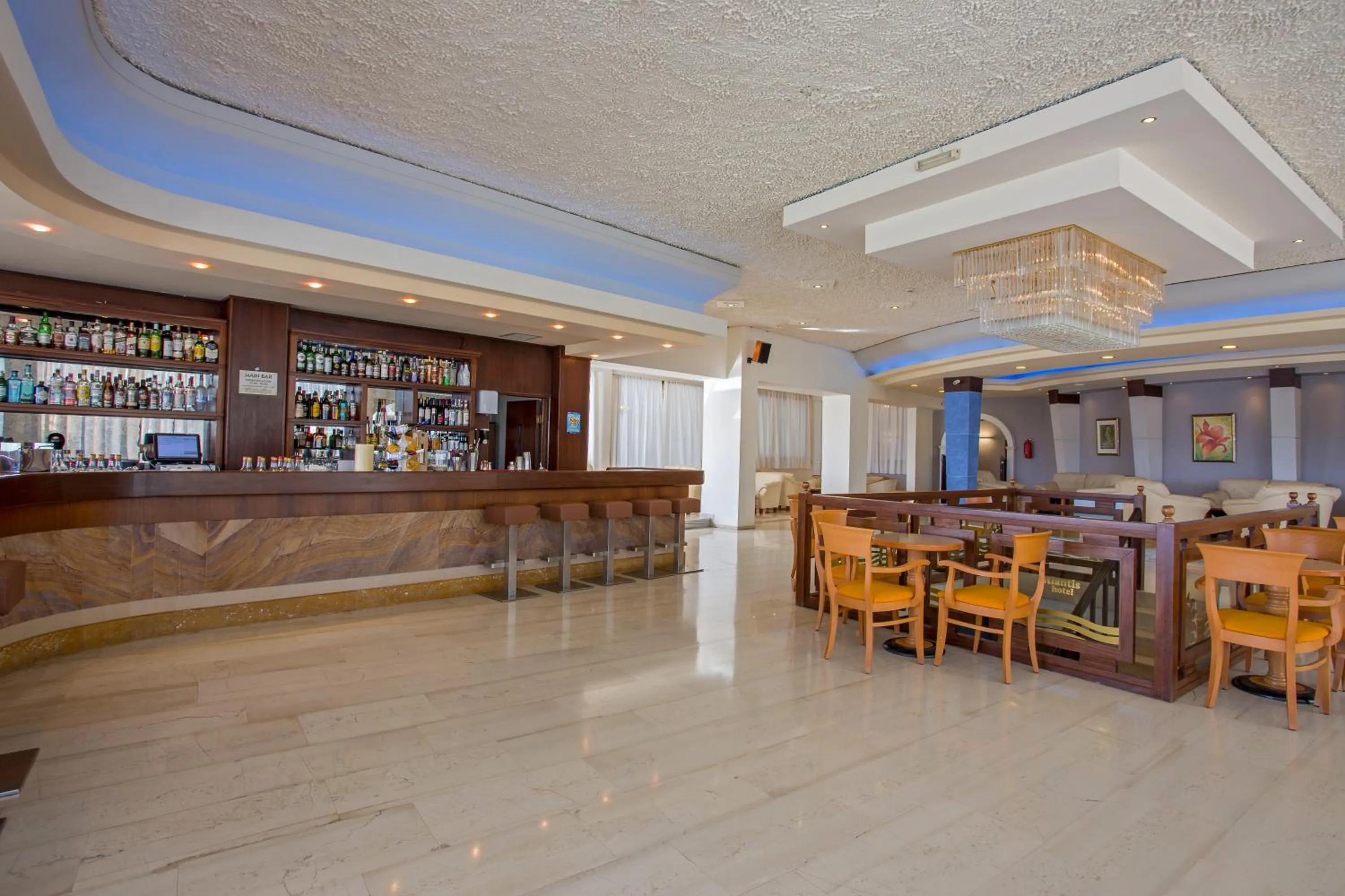 Lounge or bar in Atlantis Hotel