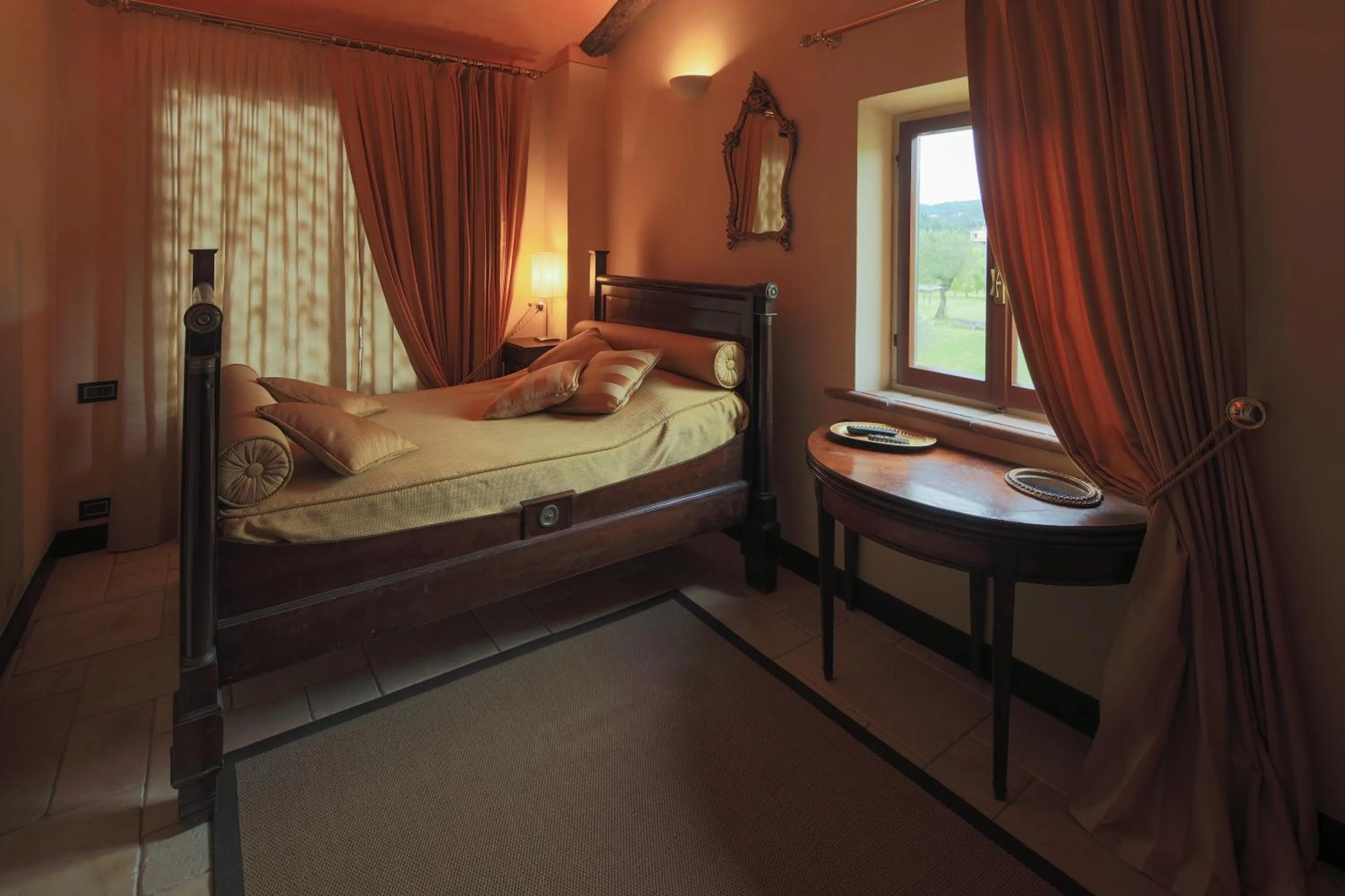 Bed in Resort La Ghiaia