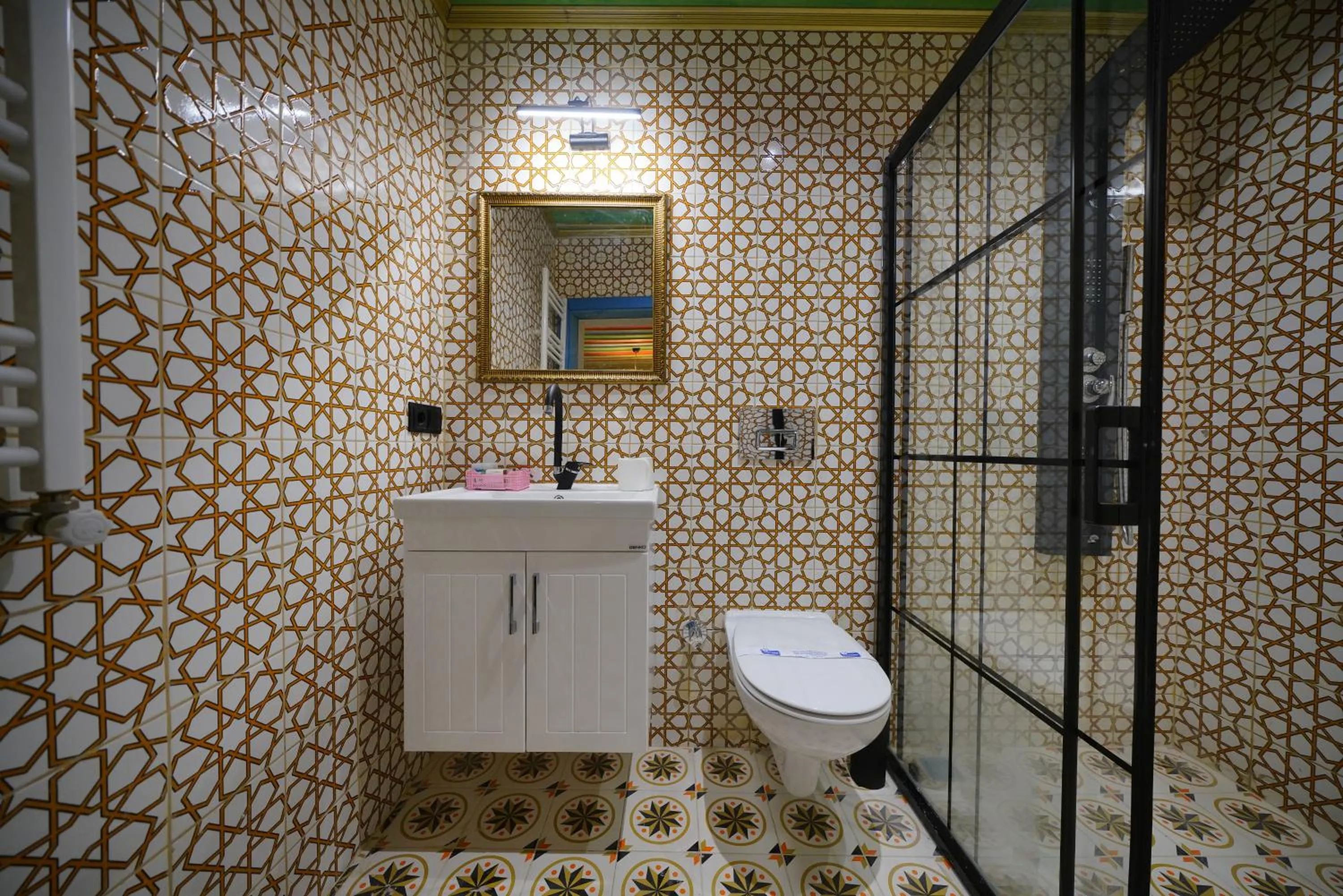 Shower in Mirzade Konak Hotel