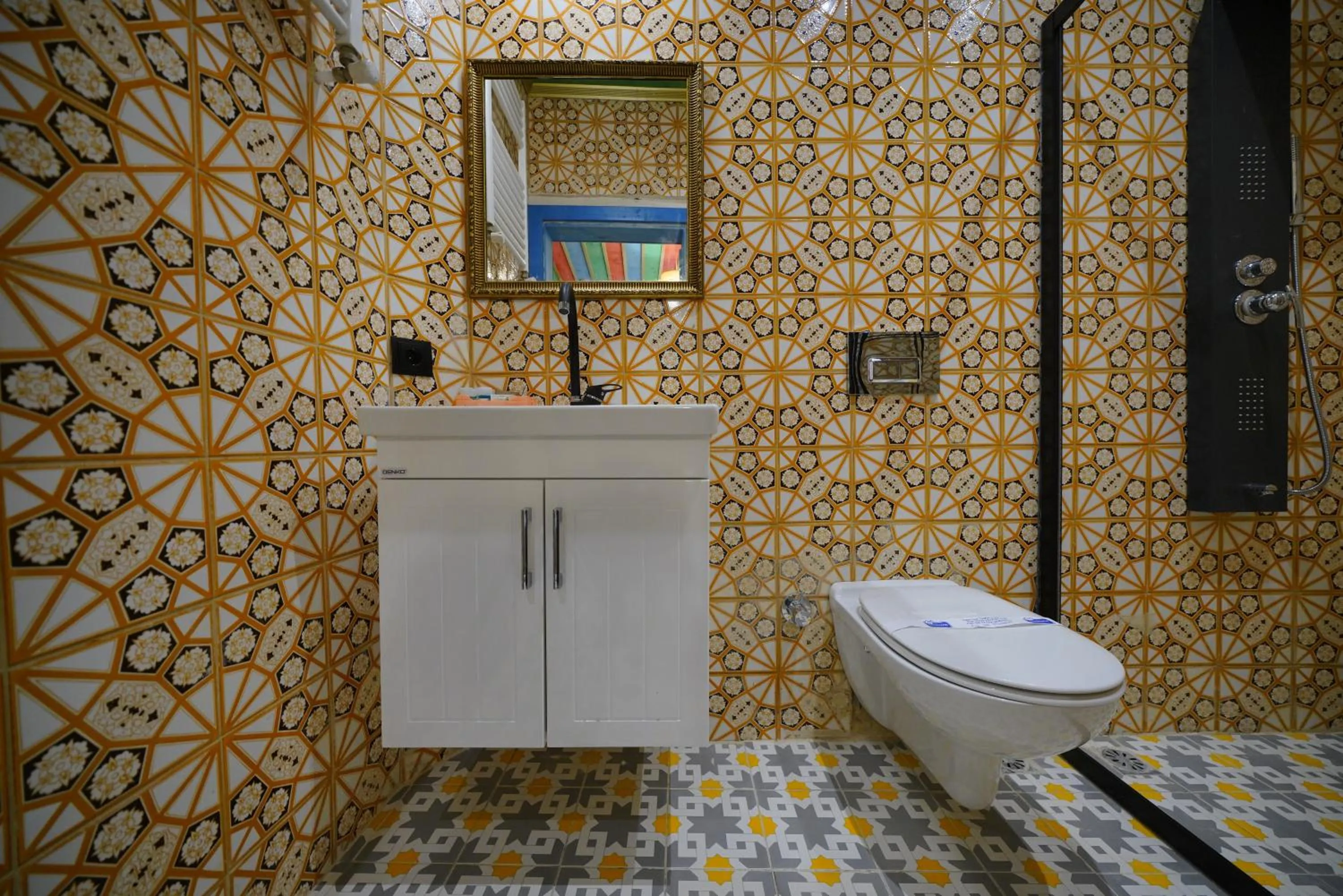 Shower in Mirzade Konak Hotel