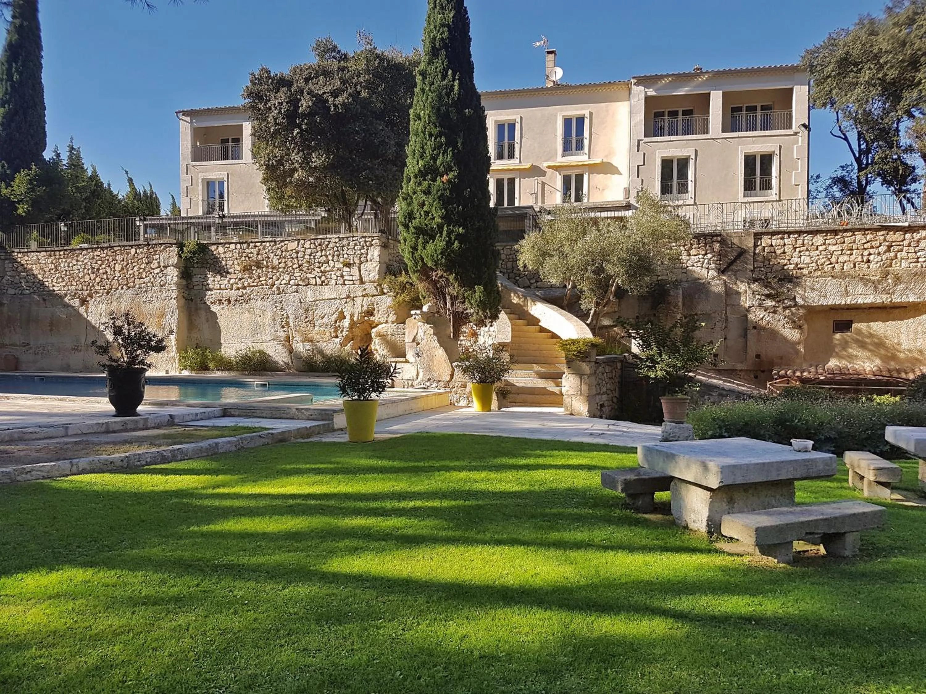 Restaurant/places to eat in Hôtel Belesso