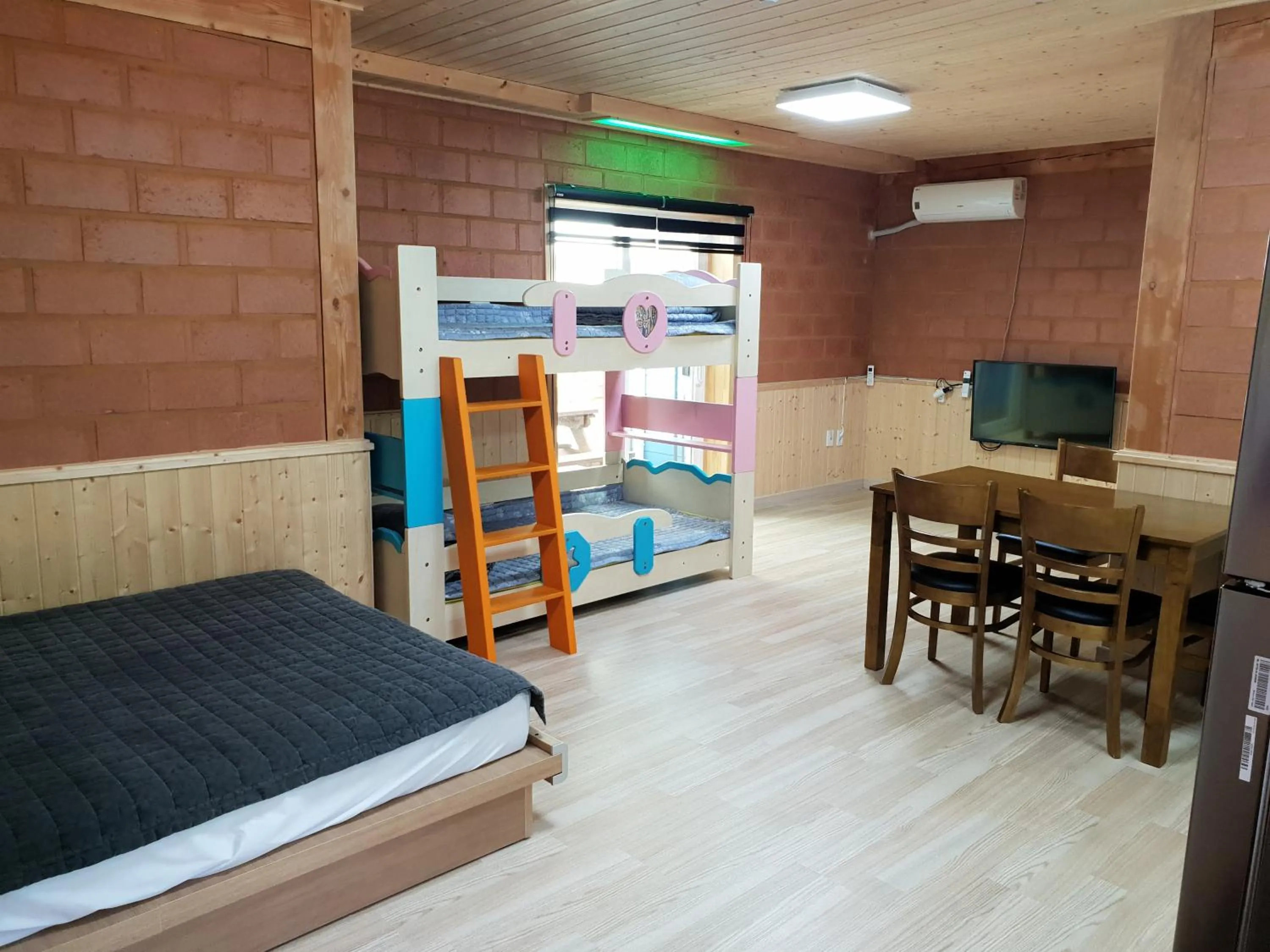 bunk bed, Bed in Rainbow Hwangto Pension