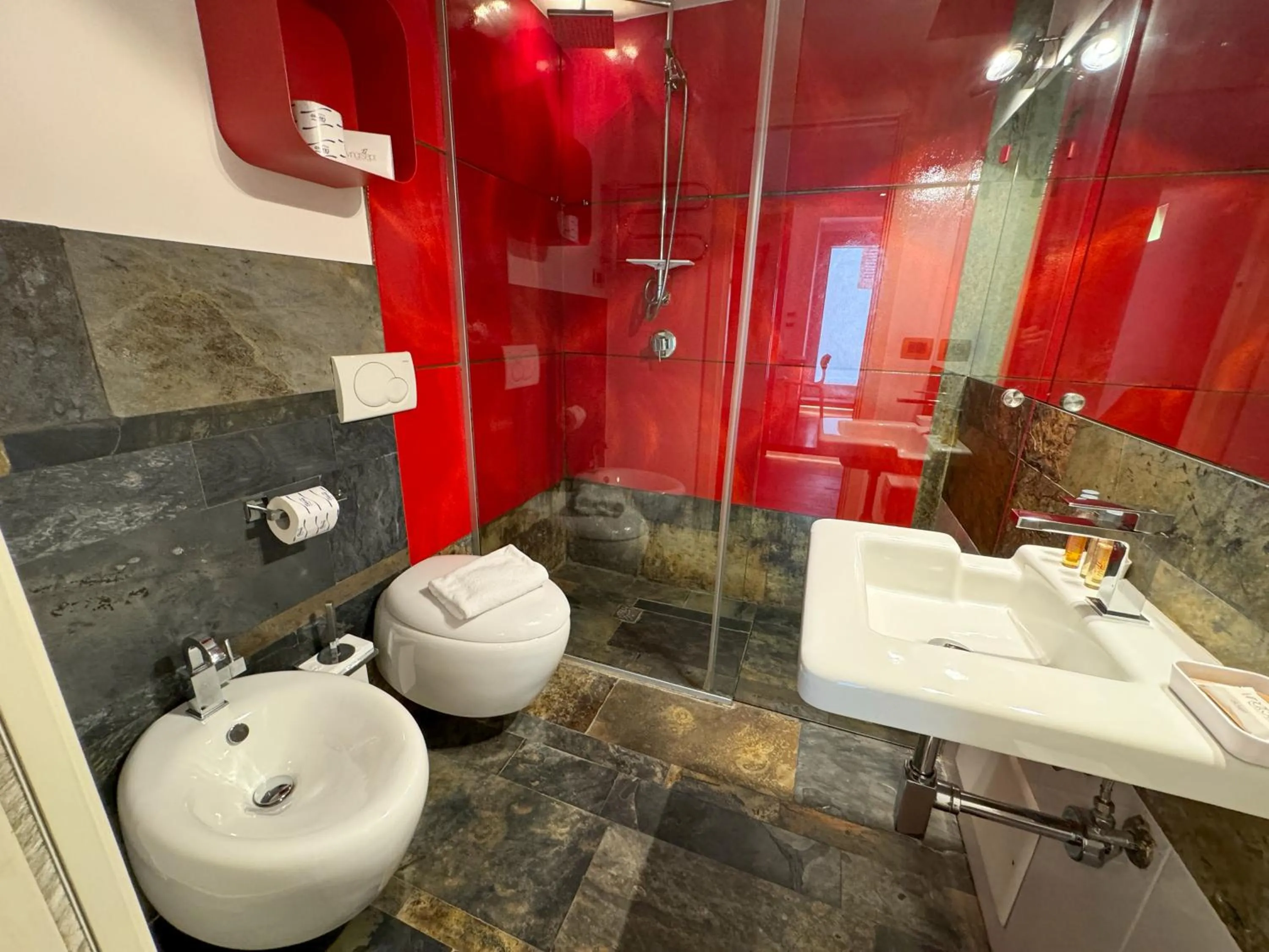 Shower in Vingt Sept