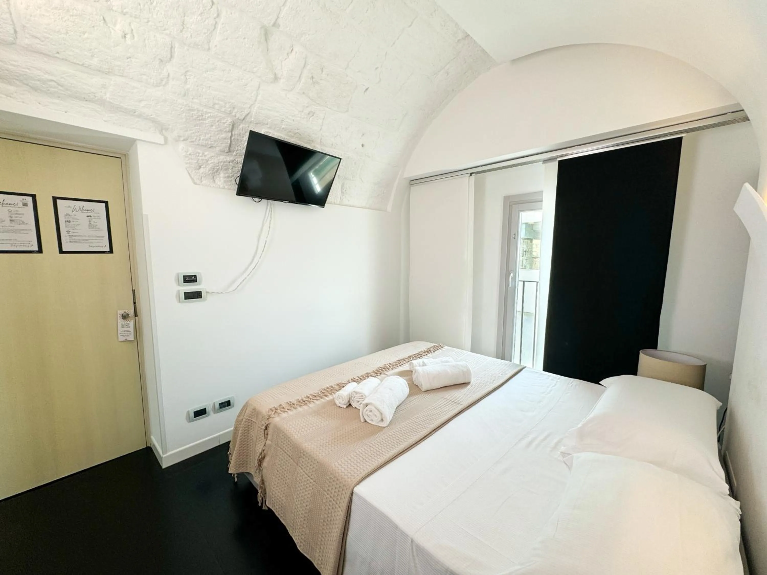 TV and multimedia, Bed in Vingt Sept