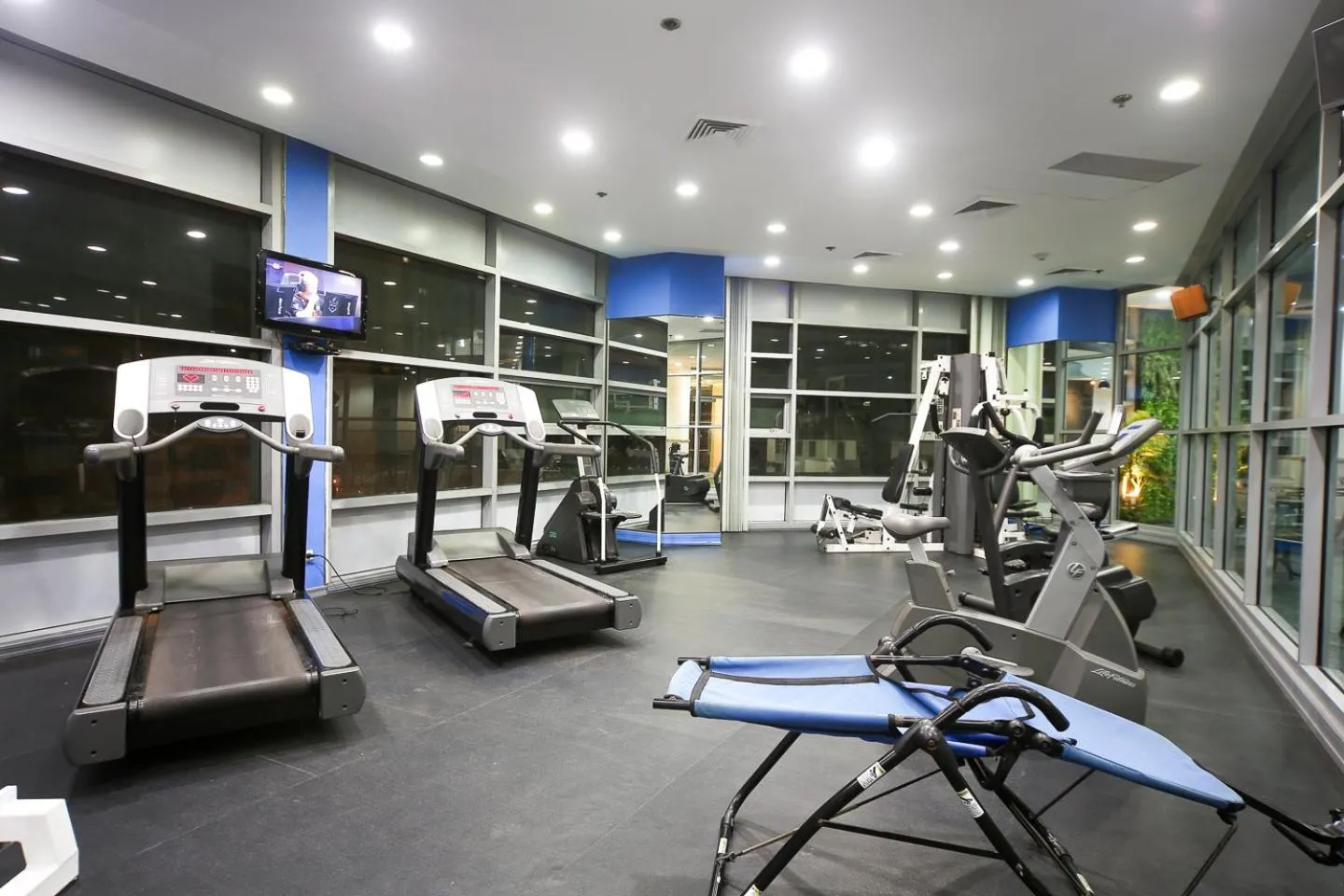 Fitness centre/facilities in Infinity Tower Suites