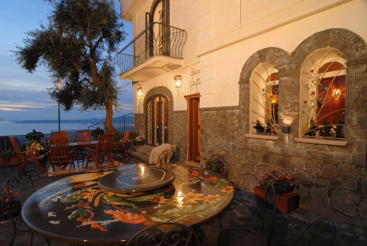 Restaurant/Places to Eat in La Dimora Le Fumarole B&B