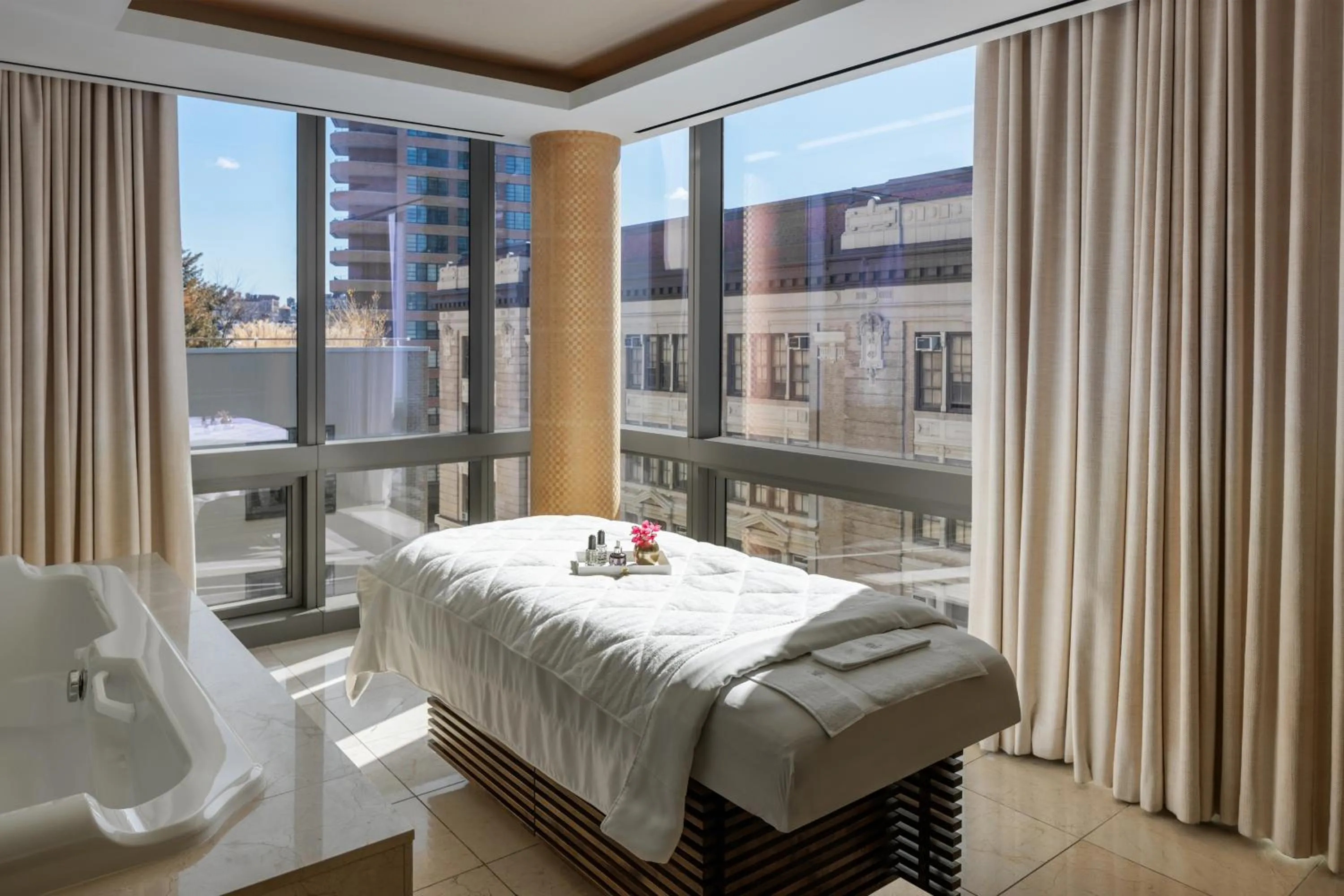 Spa and wellness centre/facilities, Bed in The Dominick Hotel