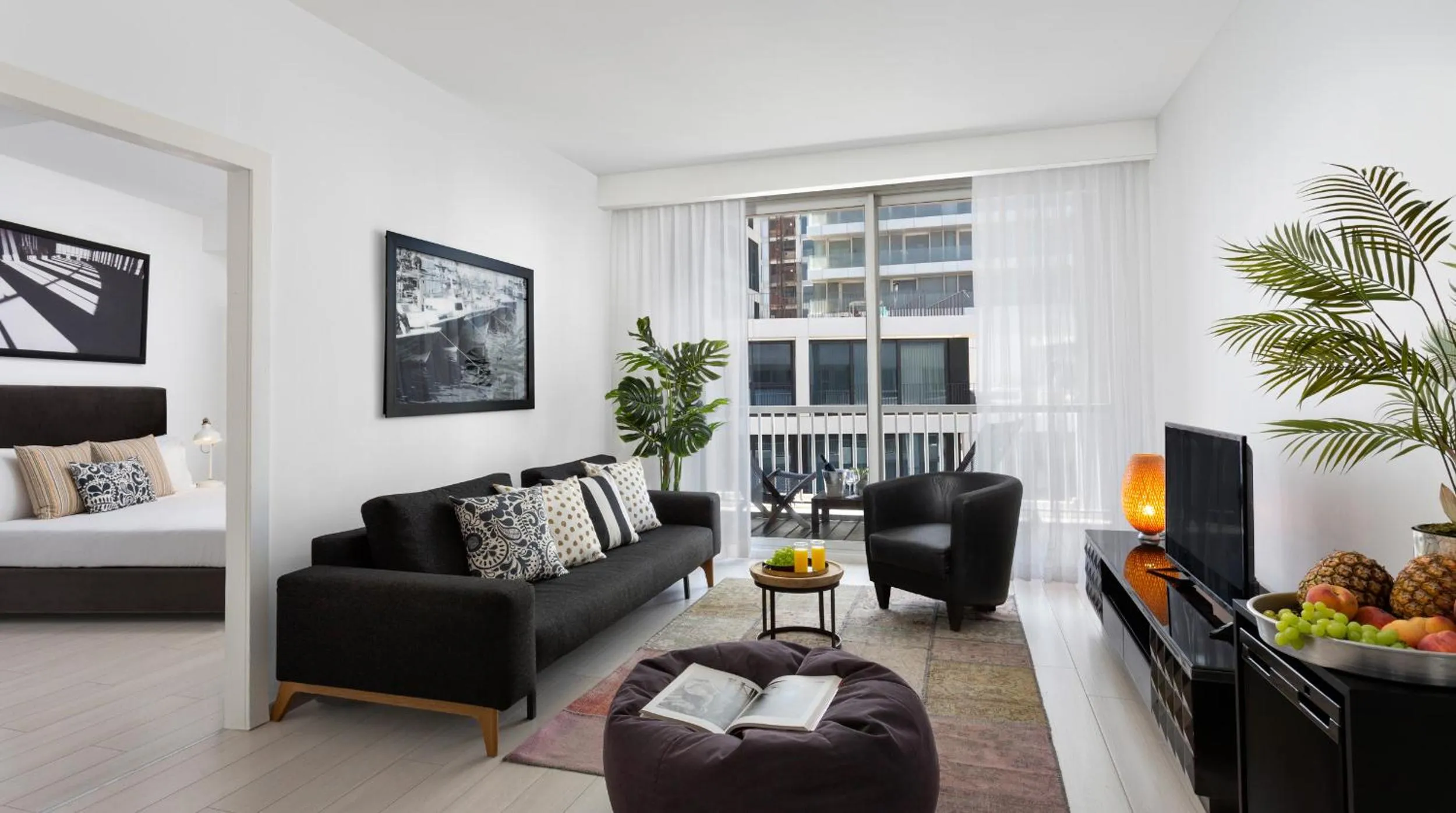 Living room in Sea Executive Suites