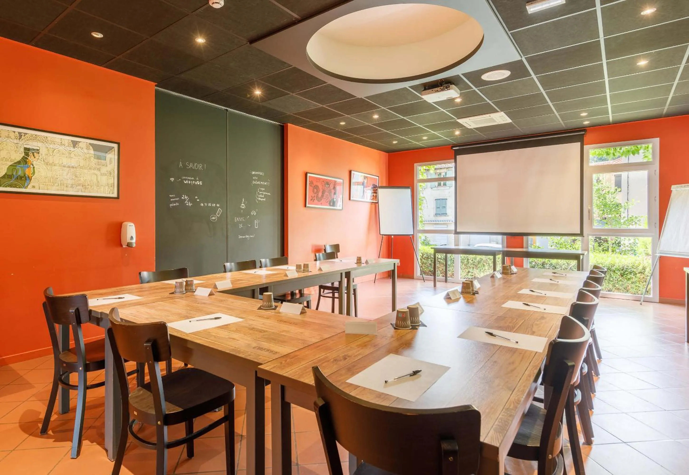 Meeting/conference room in B&B HOTEL Le Puy-en-Velay