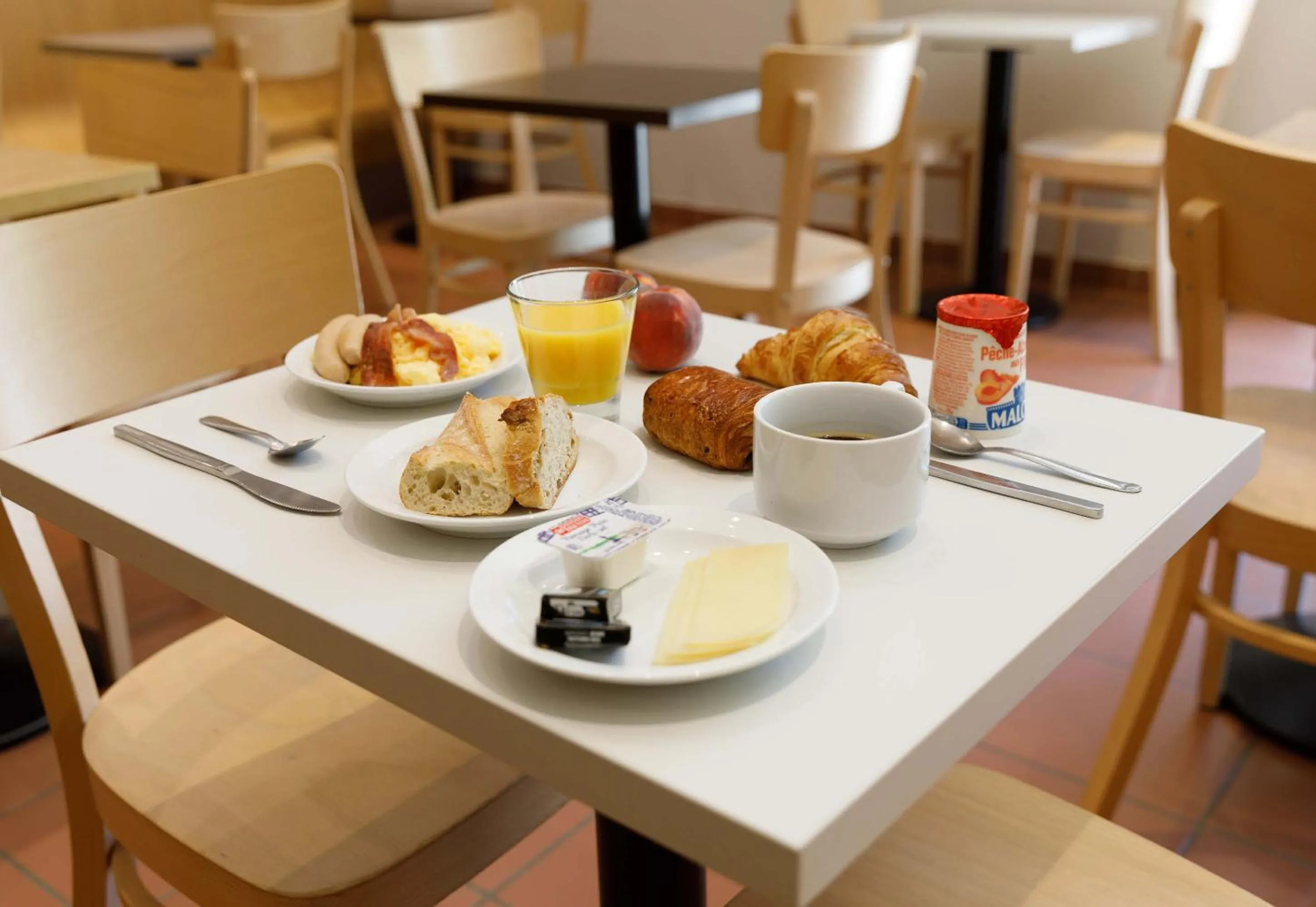 Breakfast in B&B HOTEL Le Puy-en-Velay