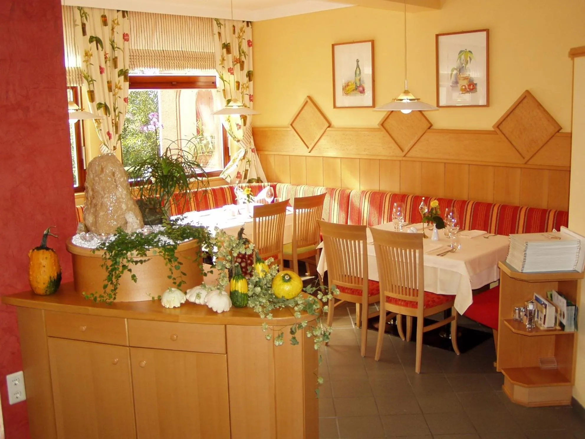 Restaurant/places to eat in Kupfer-Dachl