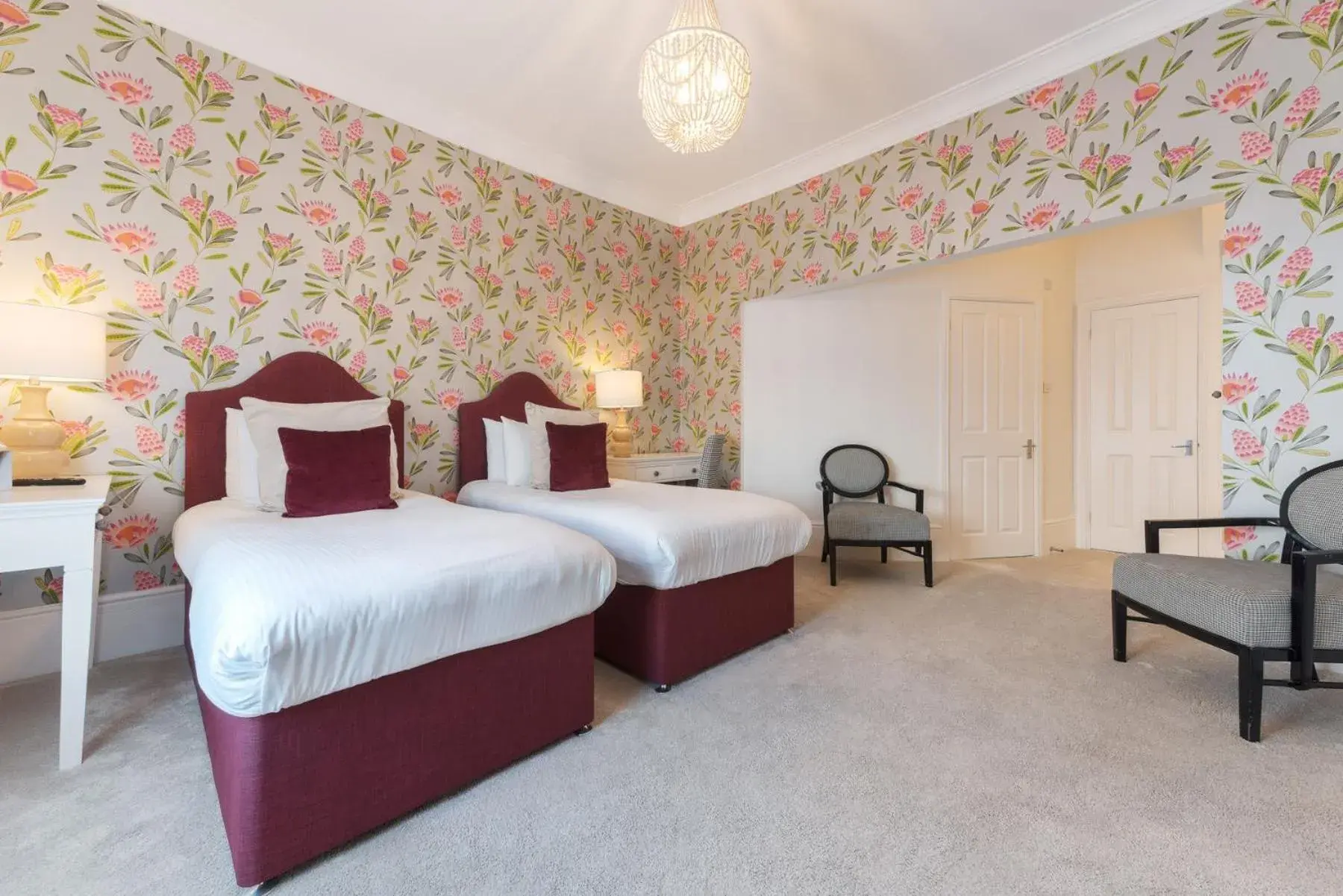 Twin Room with Shower in Somerset House Boutique Hotel and Restaurant Twin Room with Shower in Somerset House Boutique Hotel and Restaurant