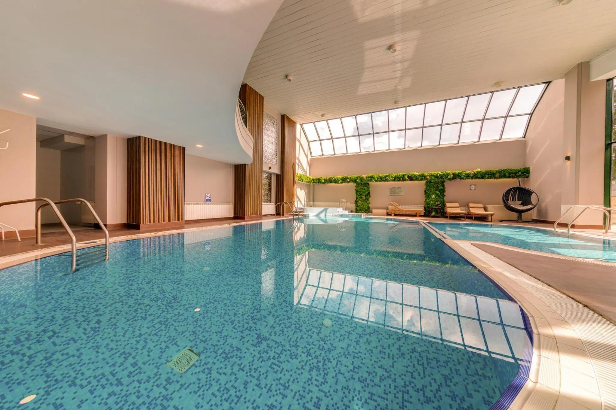 Swimming pool in Grand Hotel Murgavets