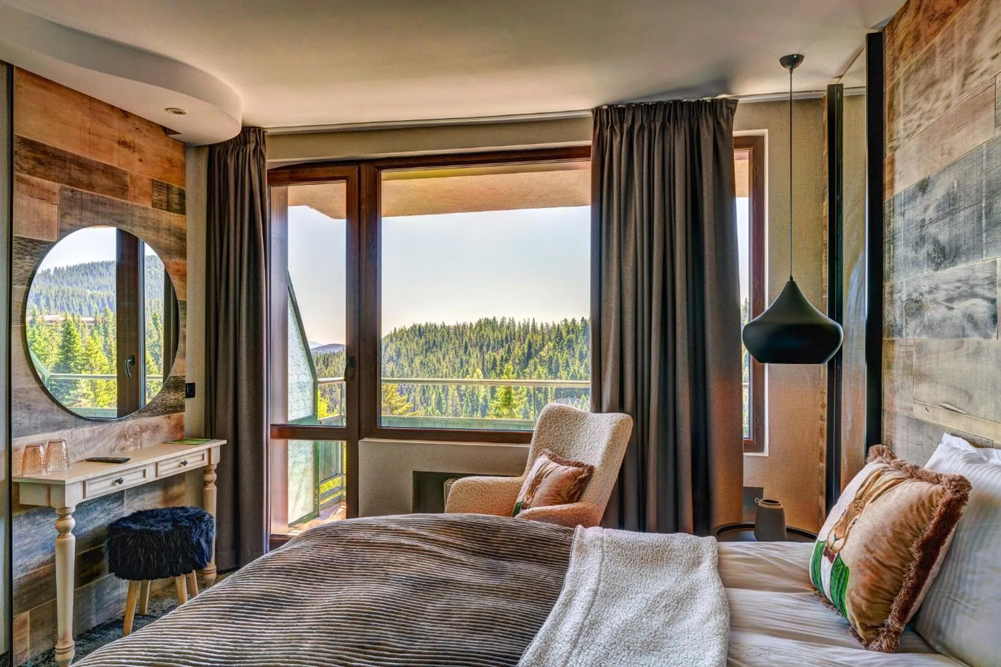 View (from property/room), Bed in Grand Hotel Murgavets